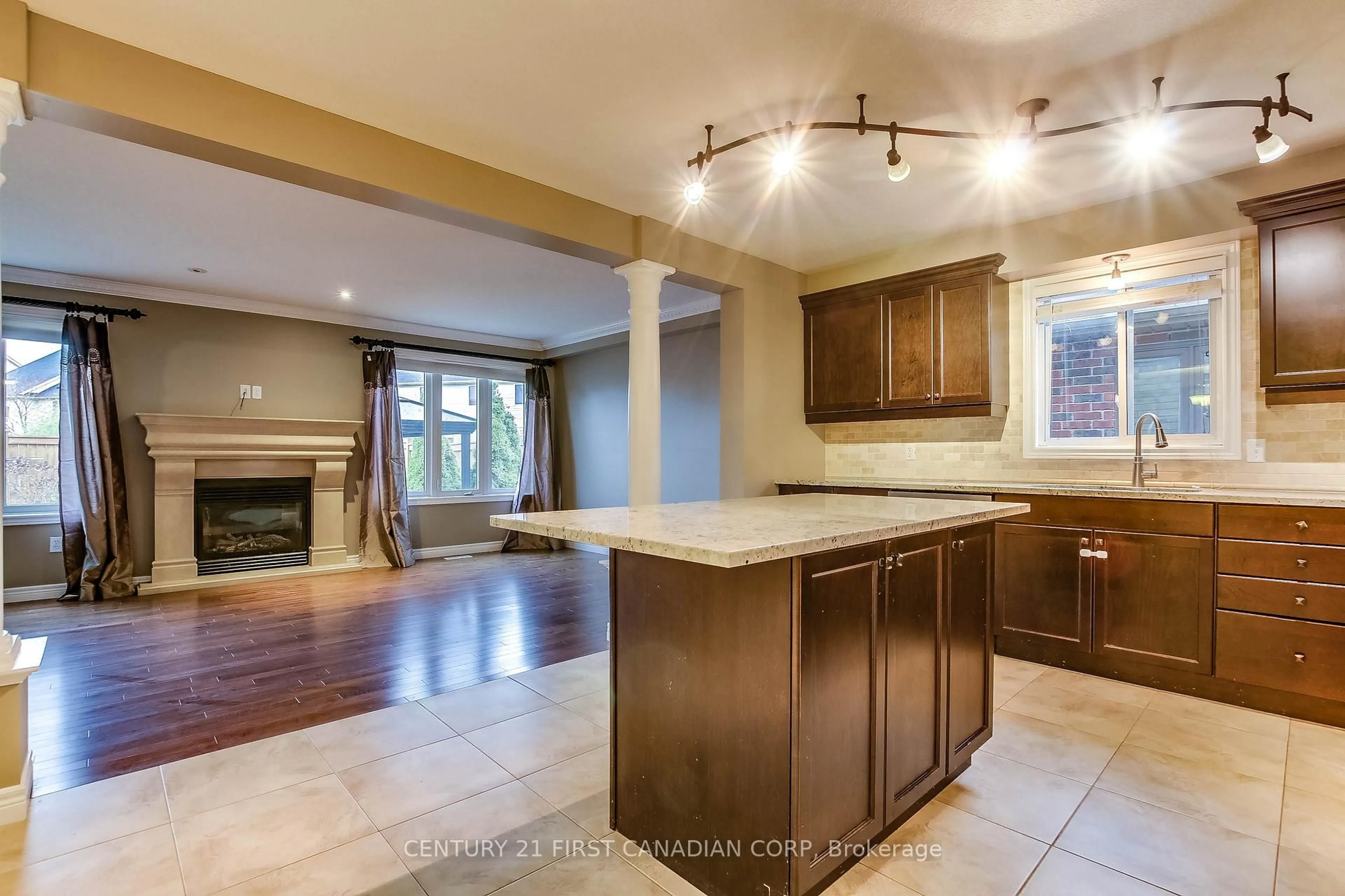 Open concept kitchen, ceramic/tile floor for 1048 Silverfox Dr, London North Ontario N6G 0G2