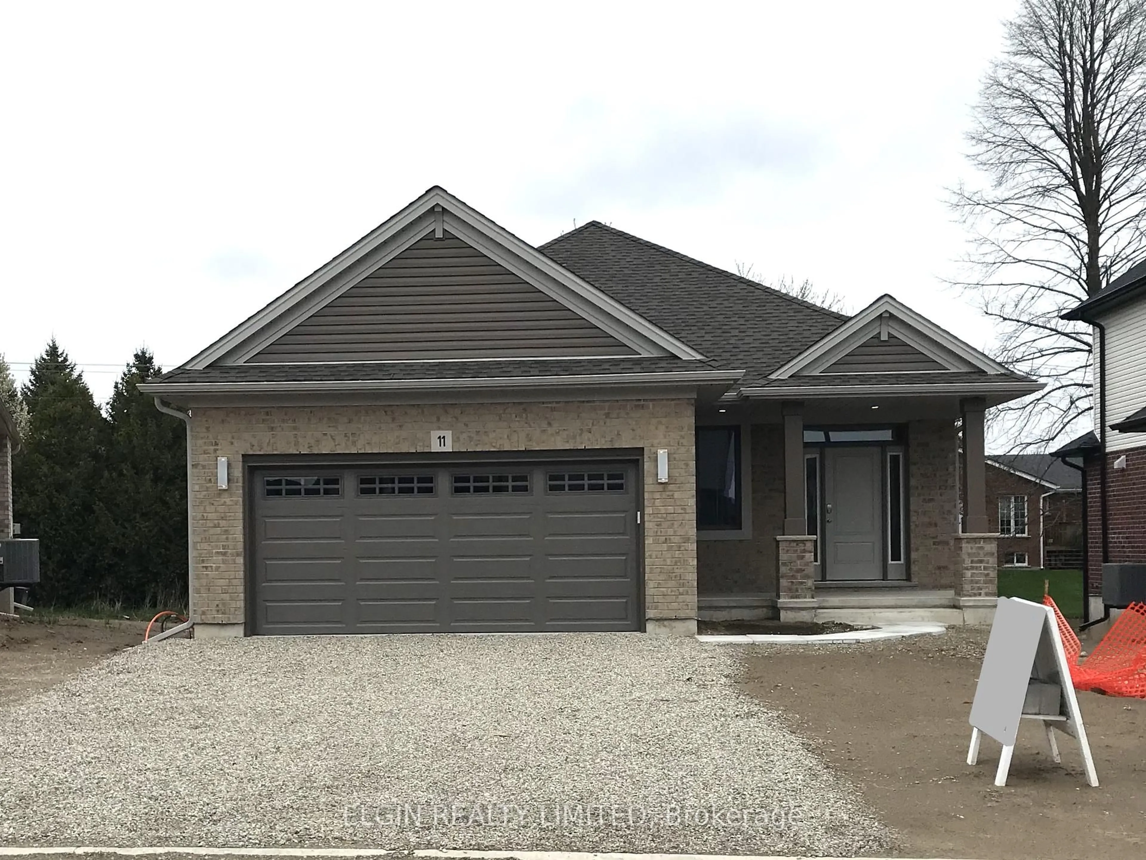 Home with brick exterior material, street for 11 Berardi Cres, South-West Oxford Ontario N0J 1N0
