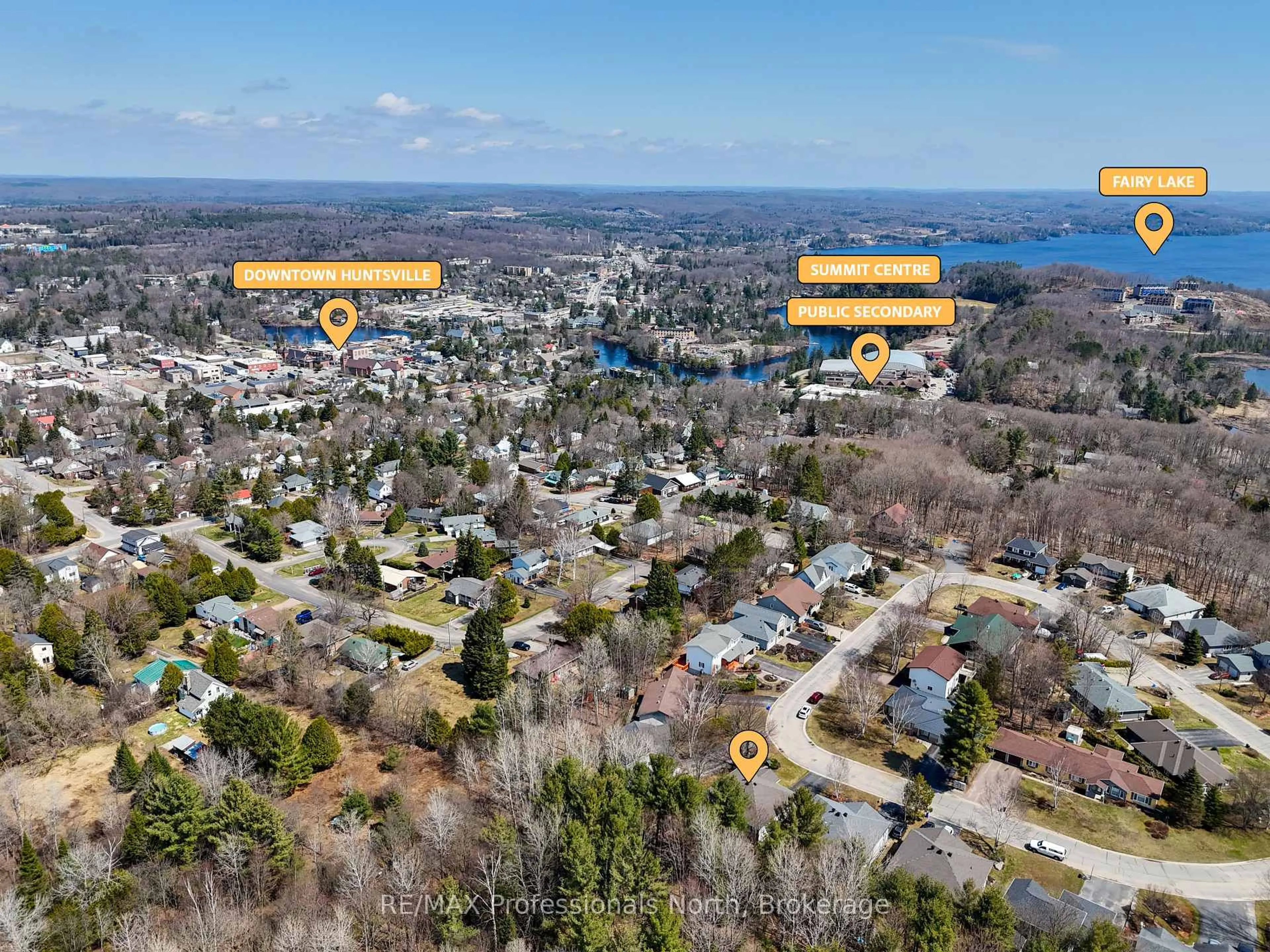 A pic from outside/outdoor area/front of a property/back of a property/a pic from drone, mountain view for 12 Heritage Cres, Huntsville Ontario P1H 1S9