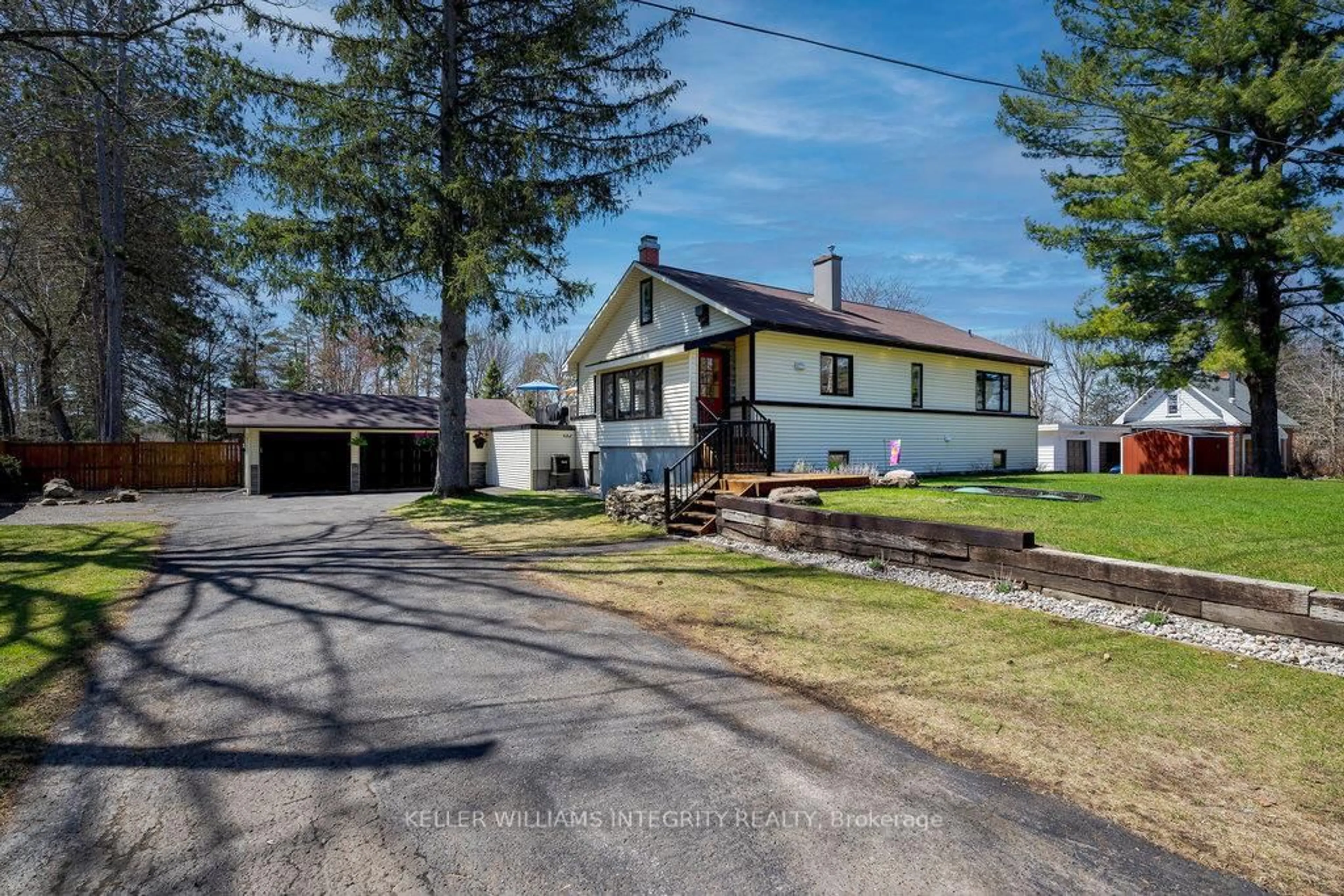 A pic from outside/outdoor area/front of a property/back of a property/a pic from drone, street for 1040 Manotick Station Rd, Ottawa Ontario K4M 0V2
