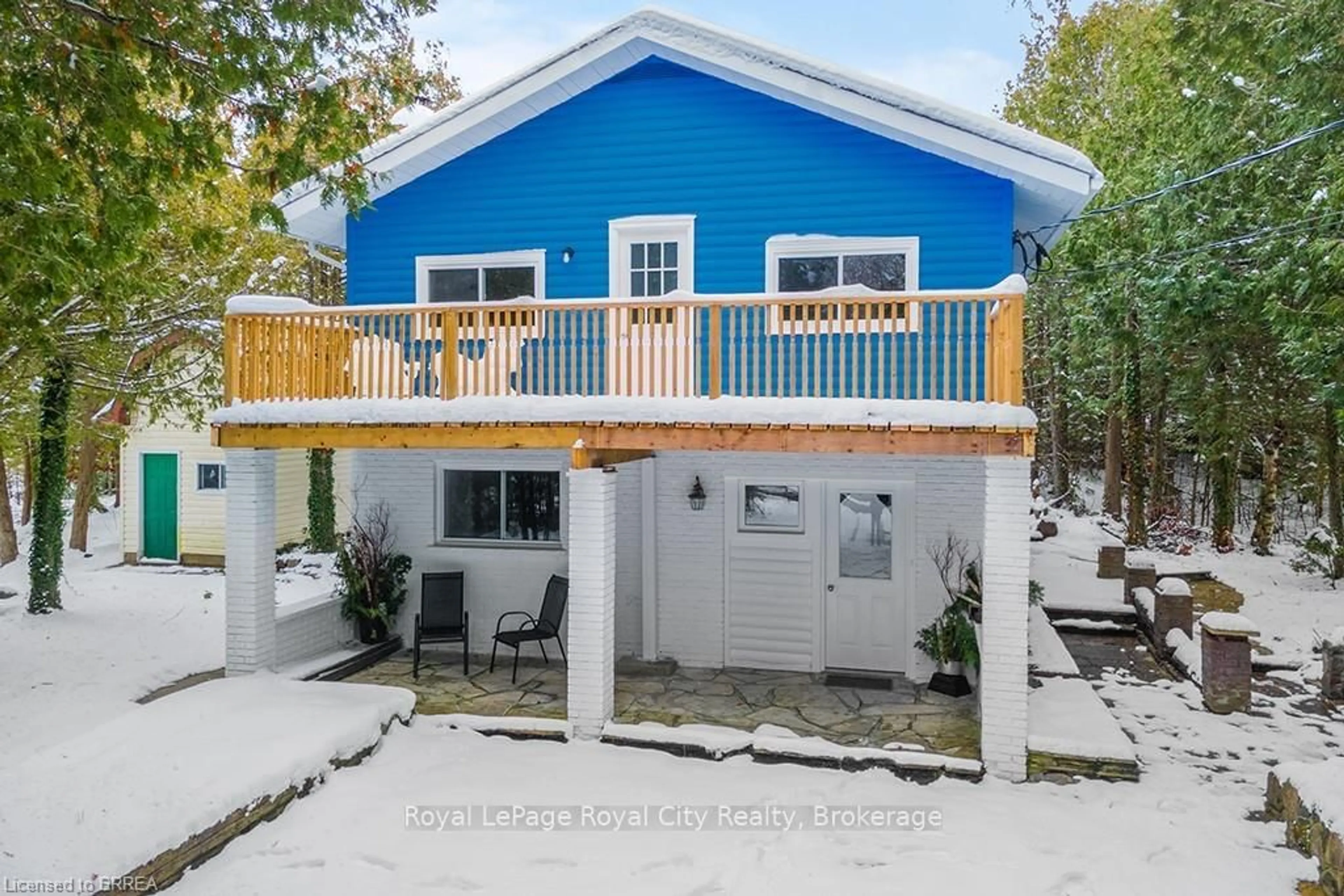Home with vinyl exterior material, unknown for 48 Harpur Dr, Northern Bruce Peninsula Ontario N0H 2R0