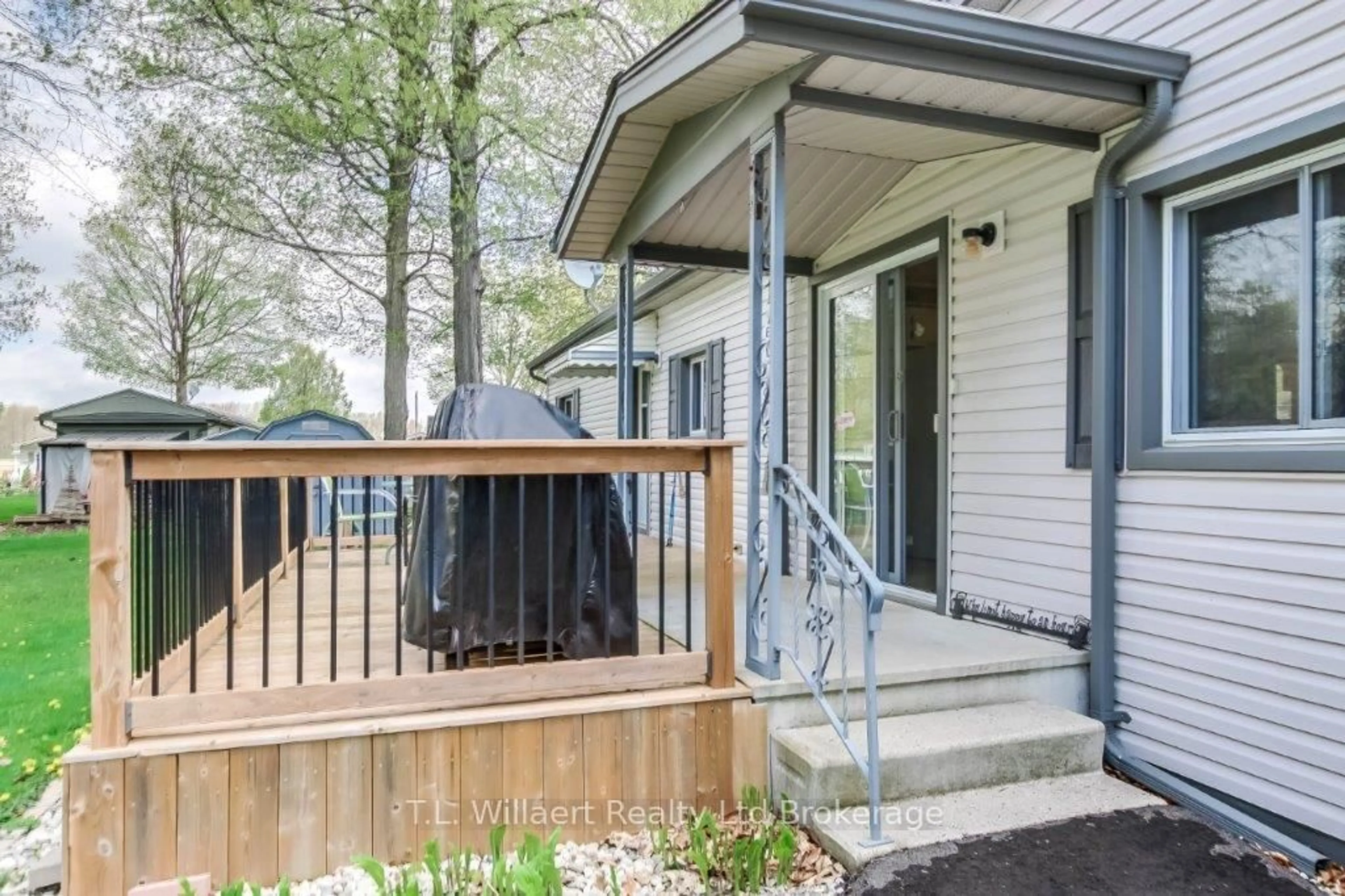 Patio, street for 10085 Culloden Rd #211, Bayham Ontario N0J 1H0