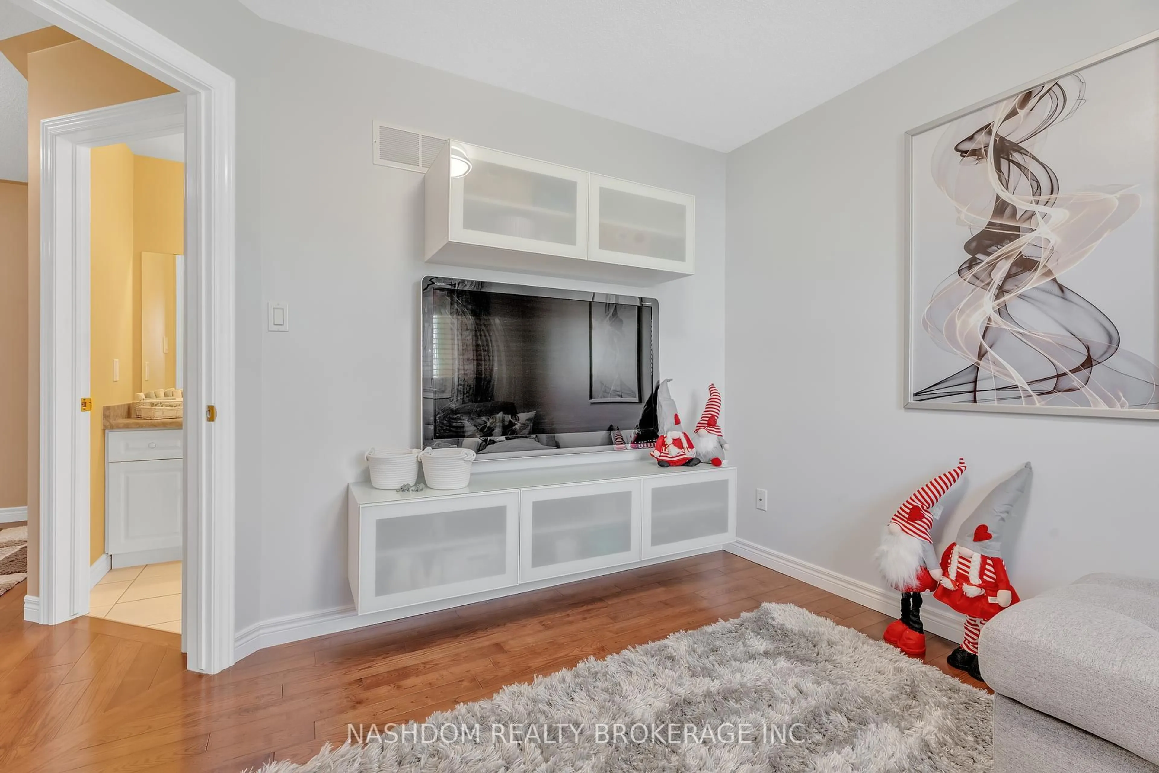 Home theater for 42 Archer Way, Hamilton Ontario L0R 1W0