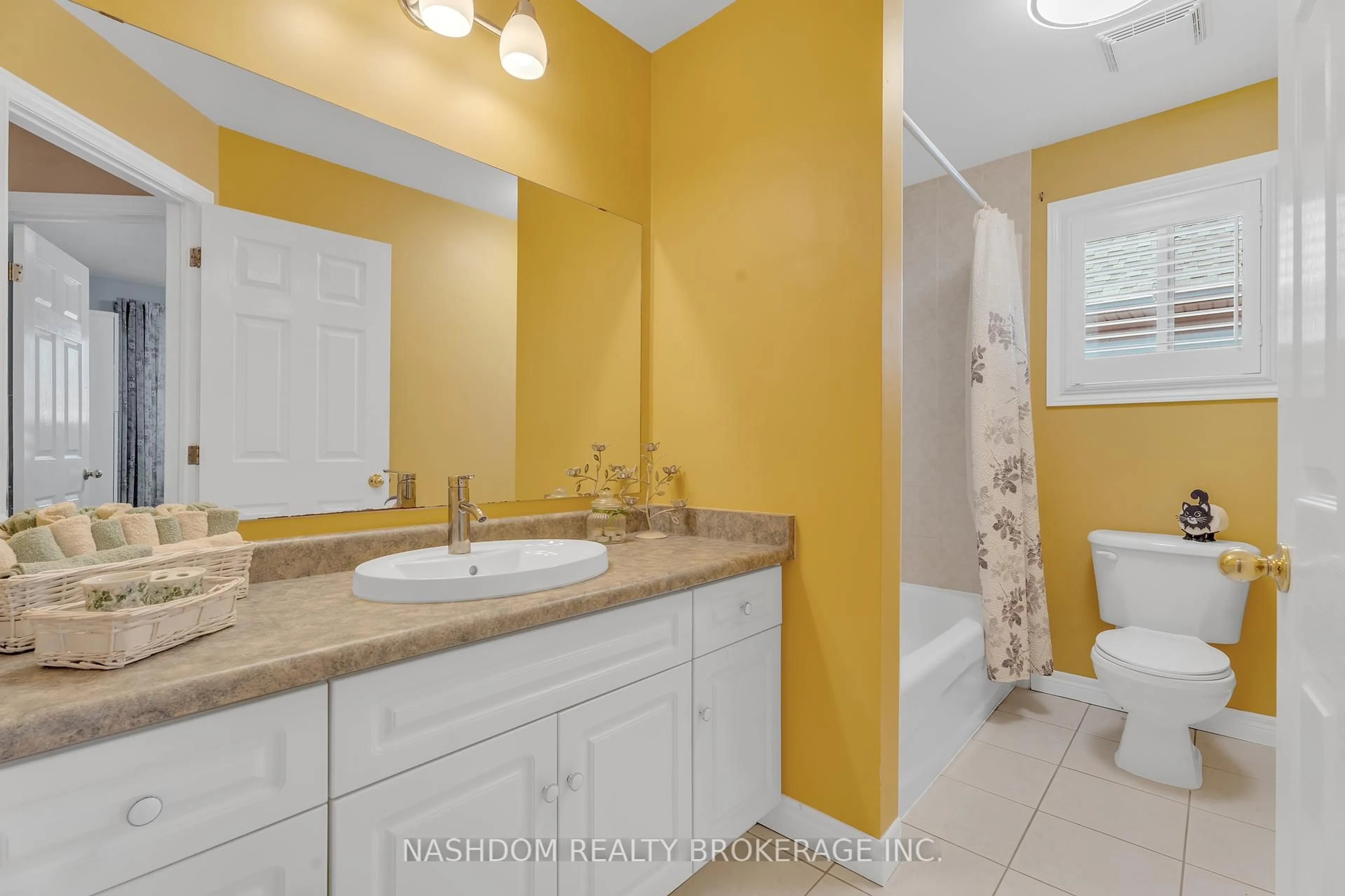 Standard bathroom, ceramic/tile floor for 42 Archer Way, Hamilton Ontario L0R 1W0