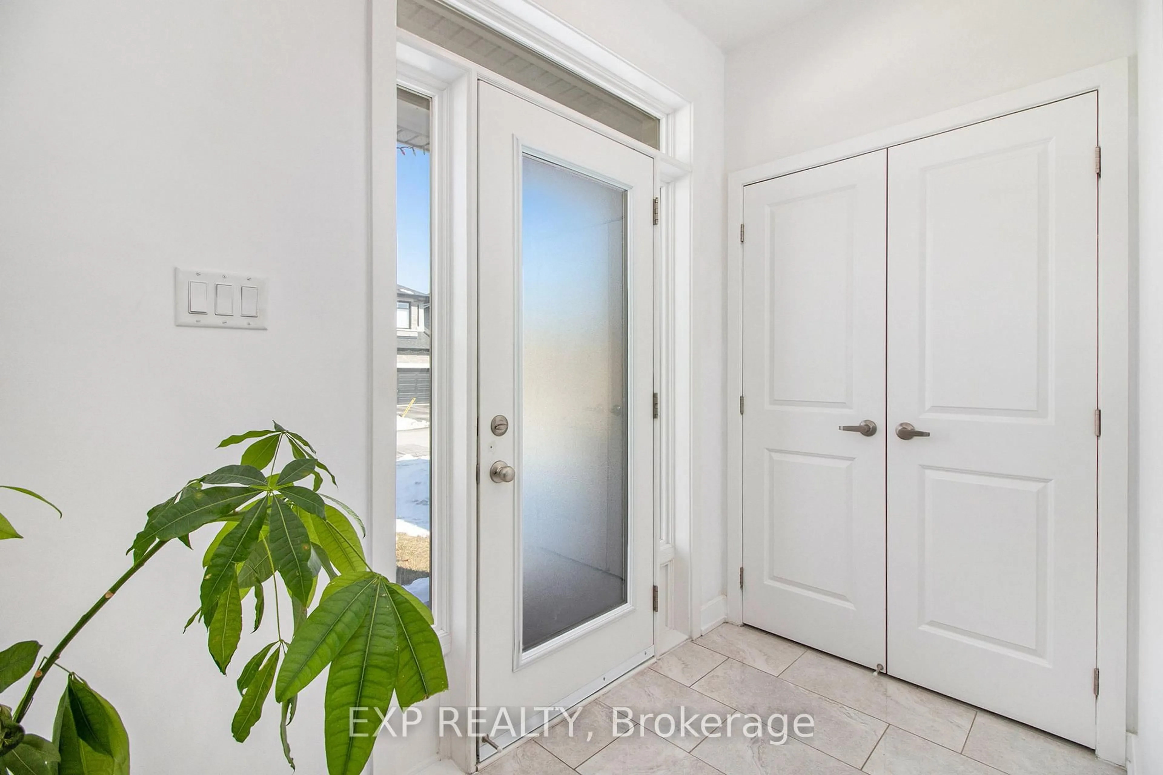 Indoor entryway for 908 Embankment St, Ottawa Ontario K2S 2P4