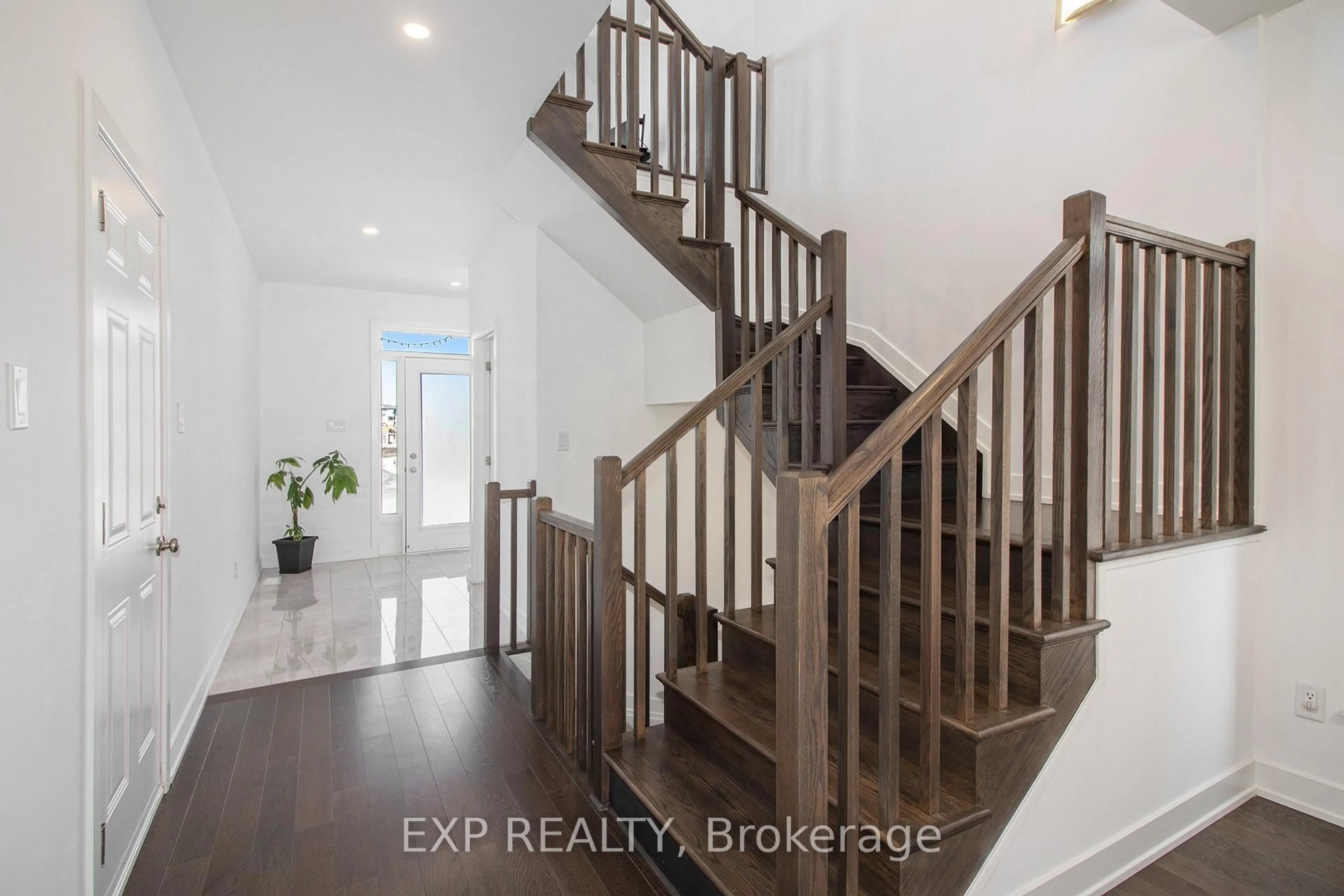 Unknown for 908 Embankment St, Ottawa Ontario K2S 2P4