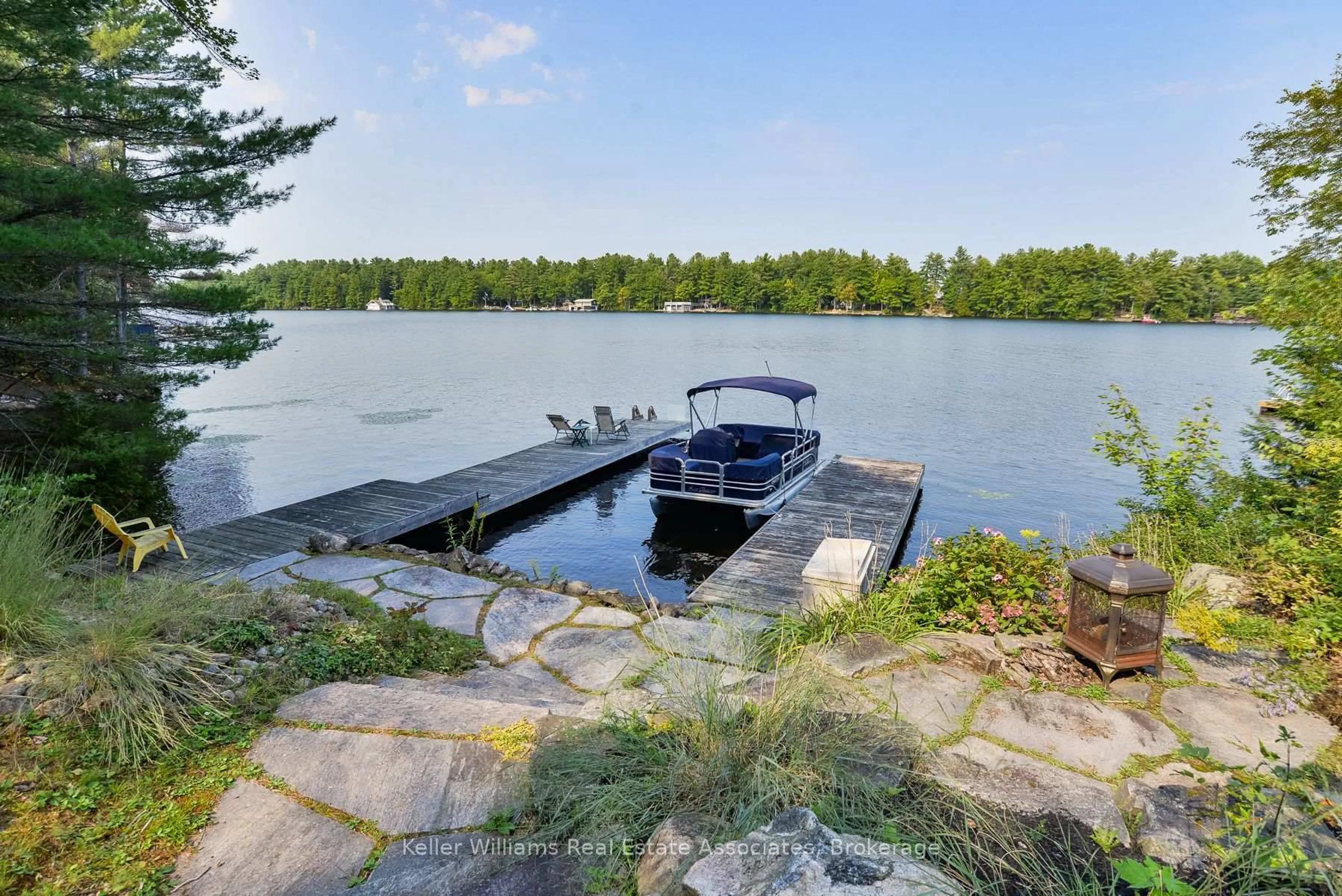 Patio, water/lake/river/ocean view for 1029 Lakeshore Dr, Gravenhurst Ontario P1P 1R2
