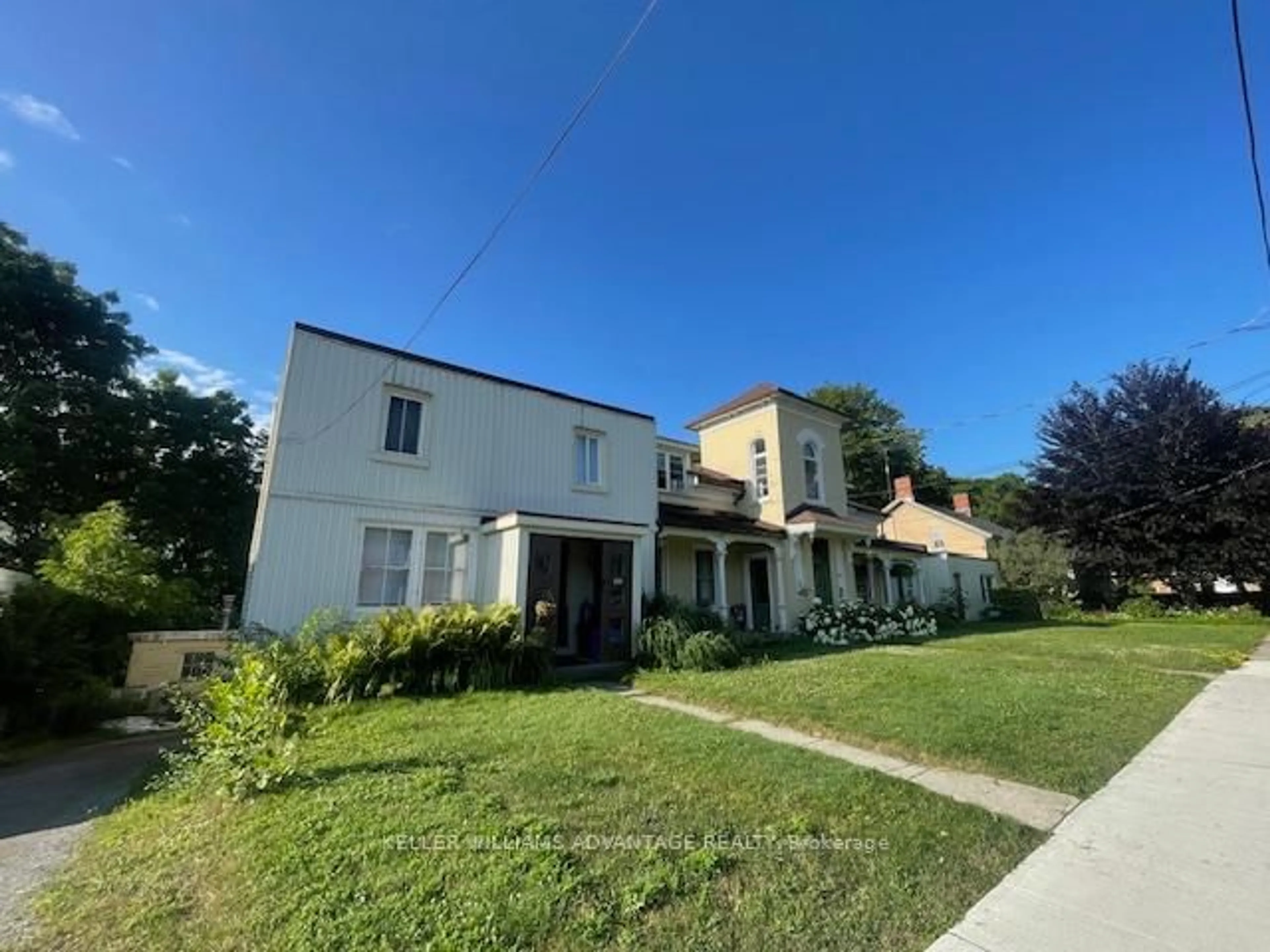 A pic from outside/outdoor area/front of a property/back of a property/a pic from drone, street for 223 Walton St, Port Hope Ontario L1A 1P1