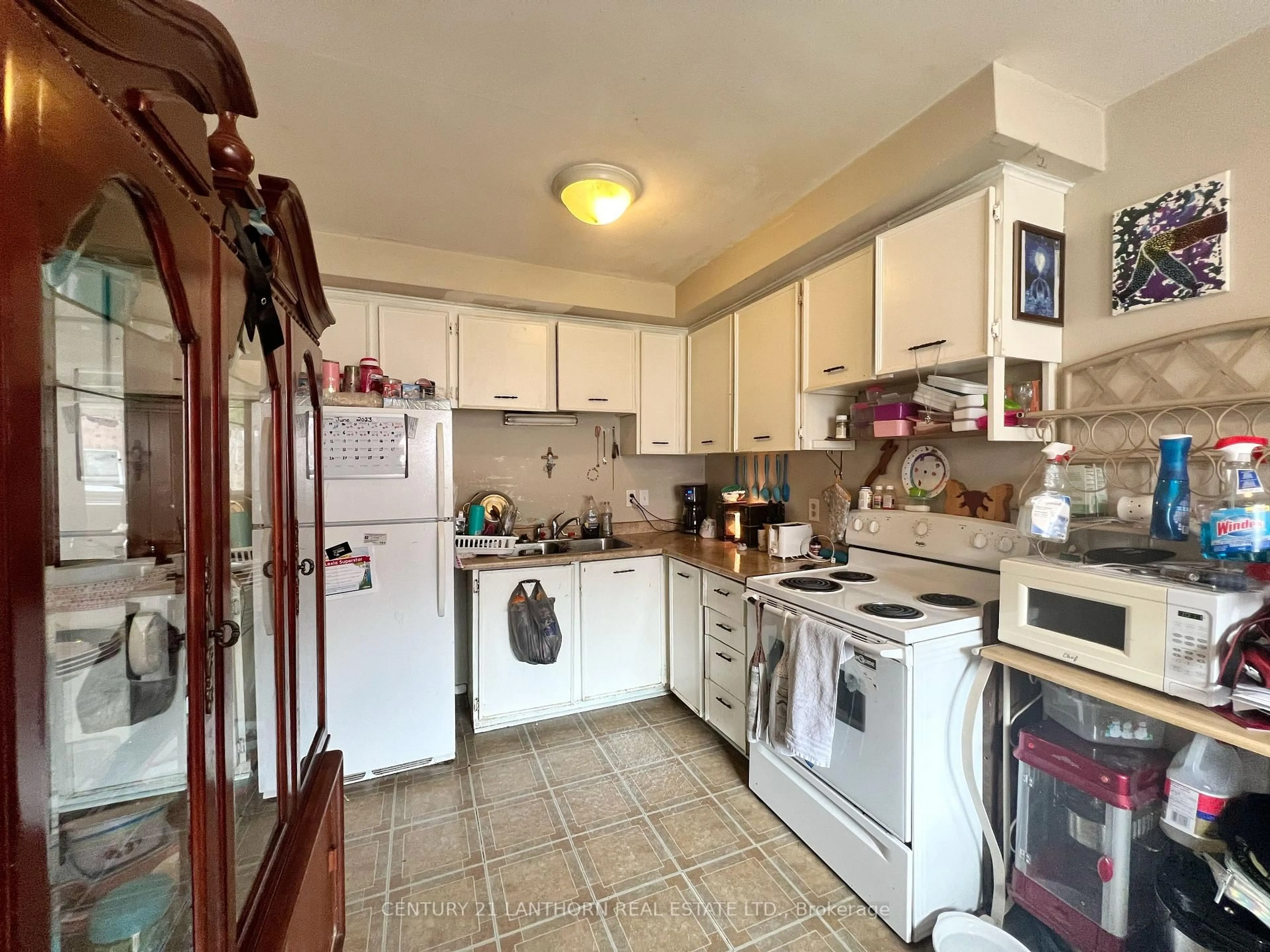 Standard kitchen, unknown for 19 Tracey Park Dr #38, Belleville Ontario K8P 4R4