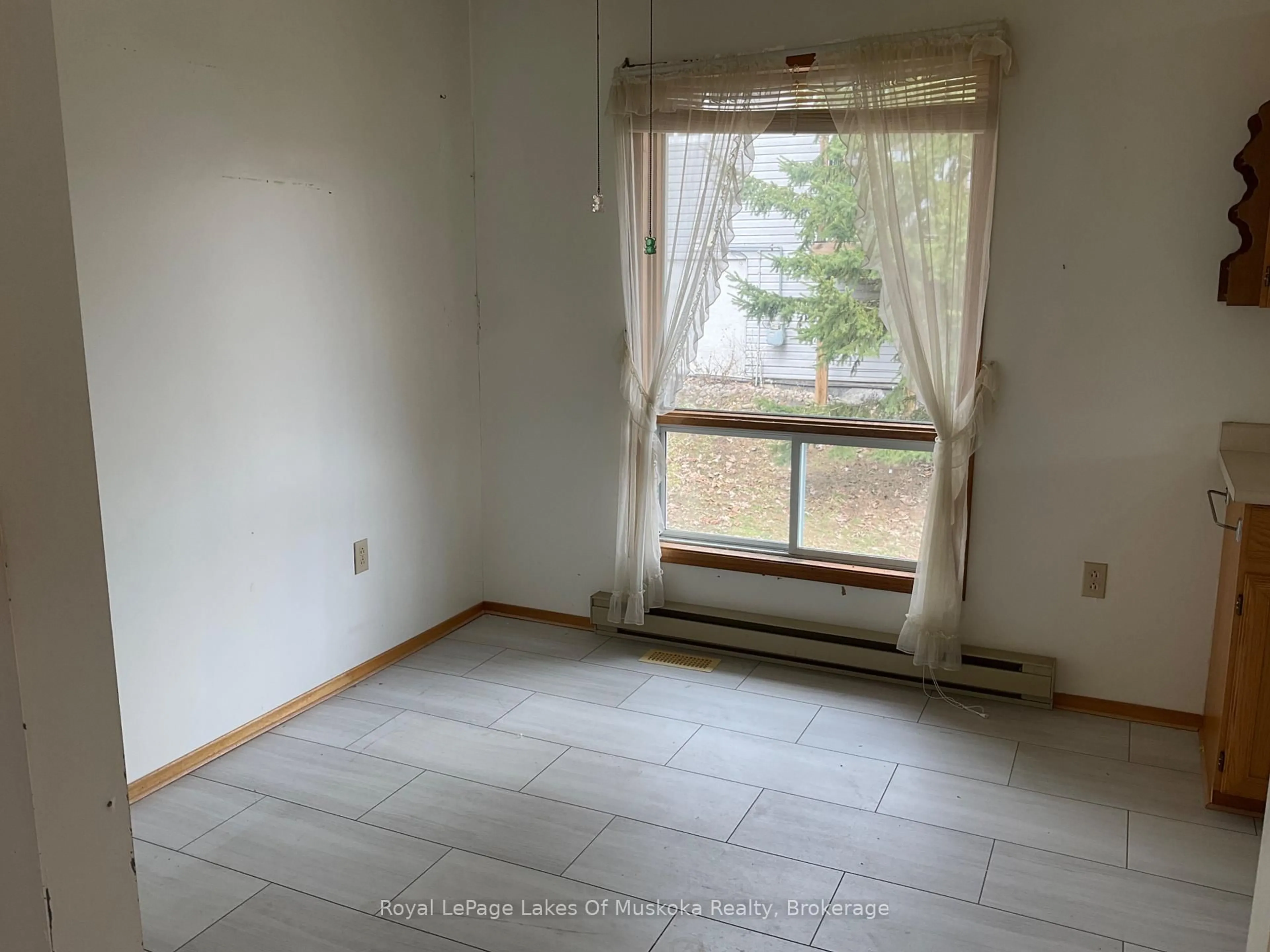 A pic of a room for 60 Hanes Rd, Huntsville Ontario P1H 1M3