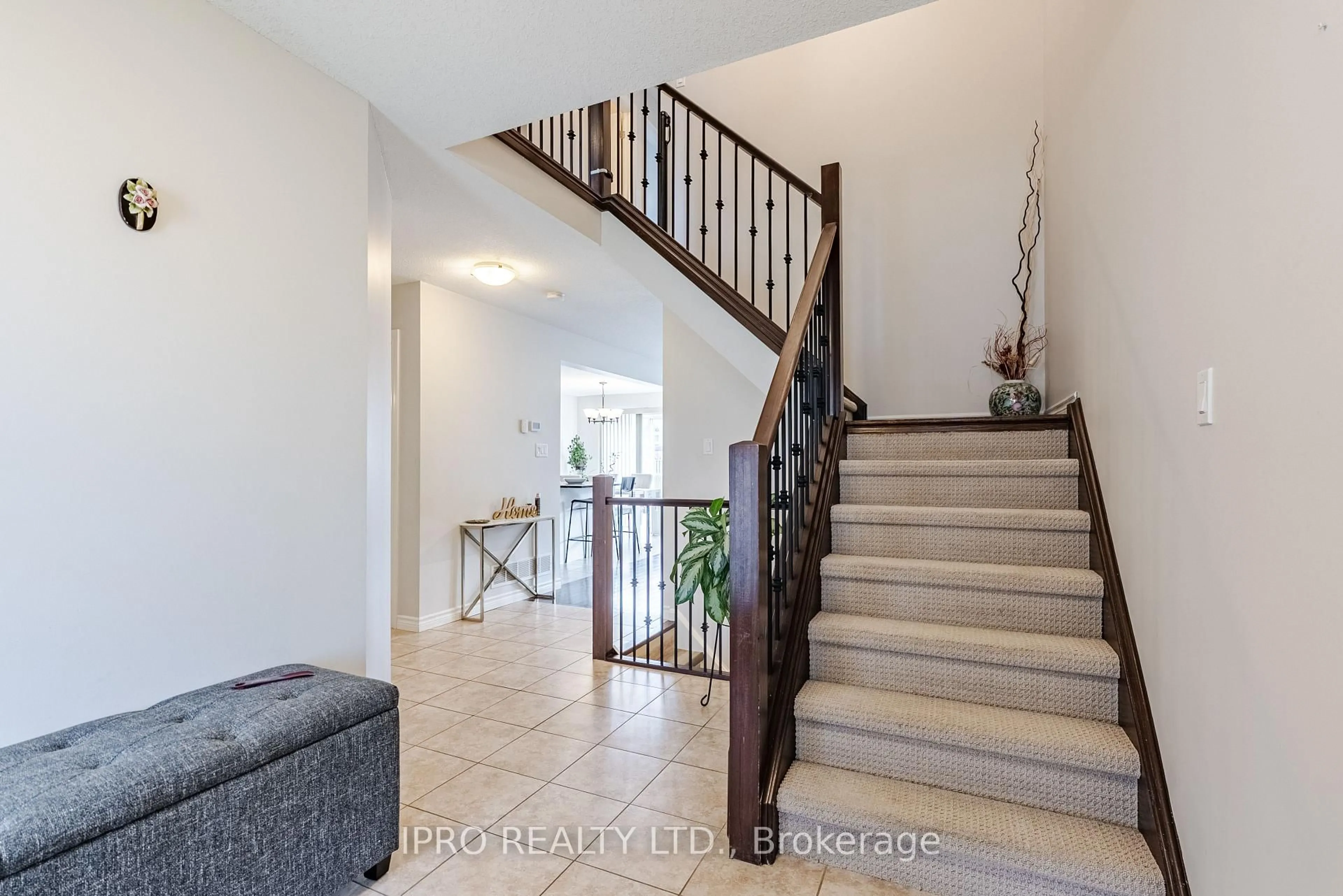 Unknown for 2000 Rollingacres Dr, London North Ontario N5X 0H1