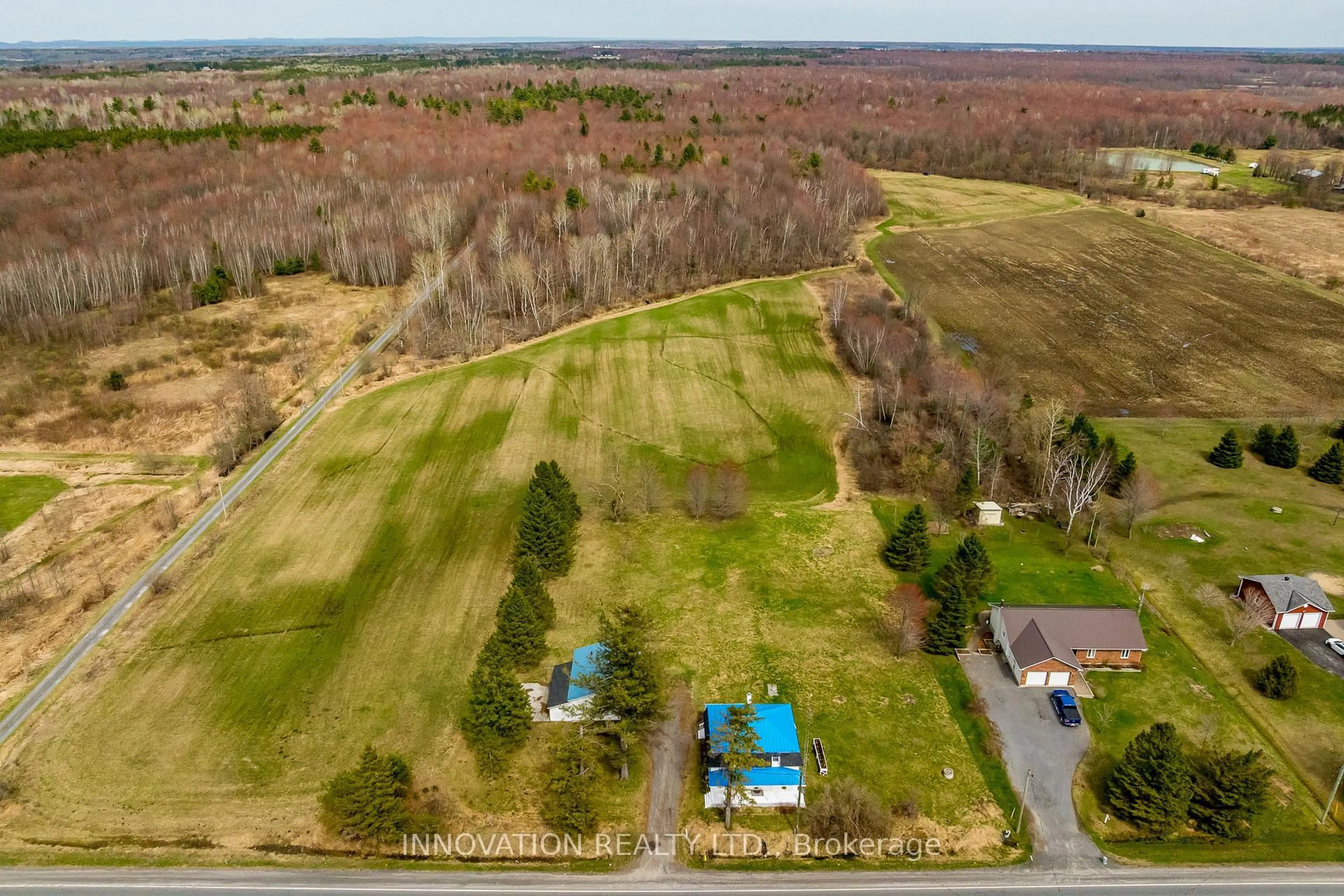 A pic from outside/outdoor area/front of a property/back of a property/a pic from drone, water/lake/river/ocean view for 1833 Joanisse Rd, Clarence-Rockland Ontario K0A 2A0