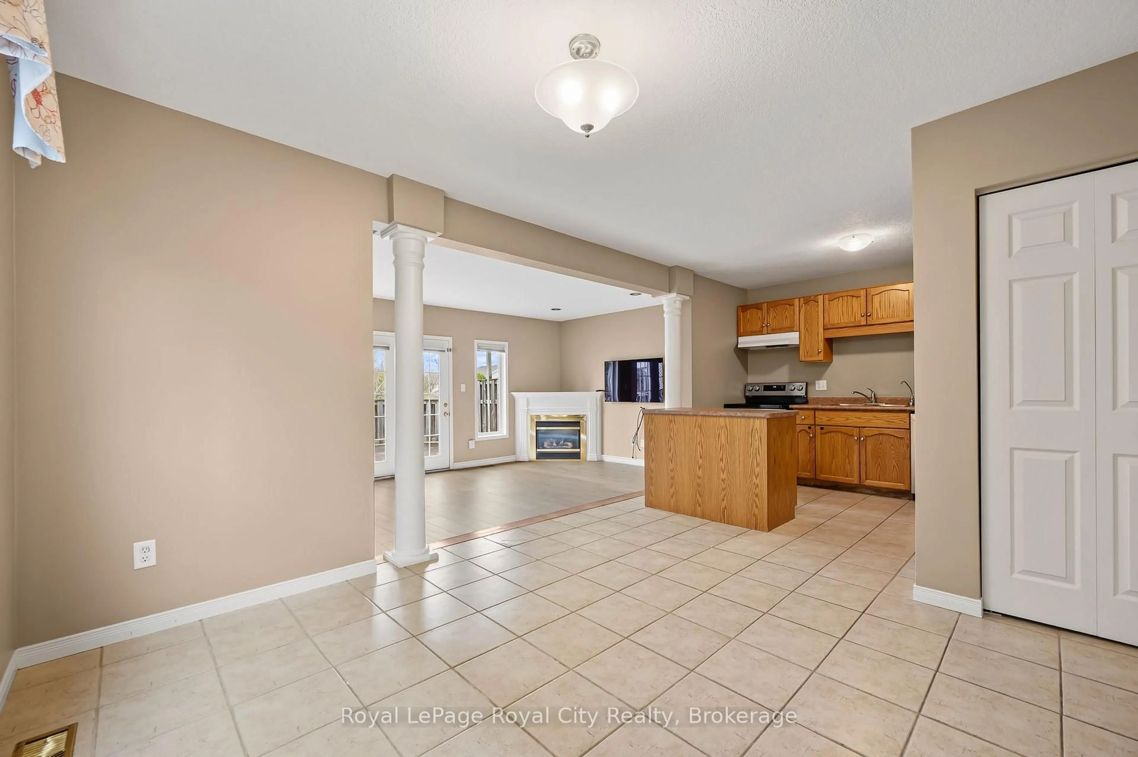 Open concept kitchen, ceramic/tile floor for 90 Doyle Dr, Guelph Ontario N1G 5B9