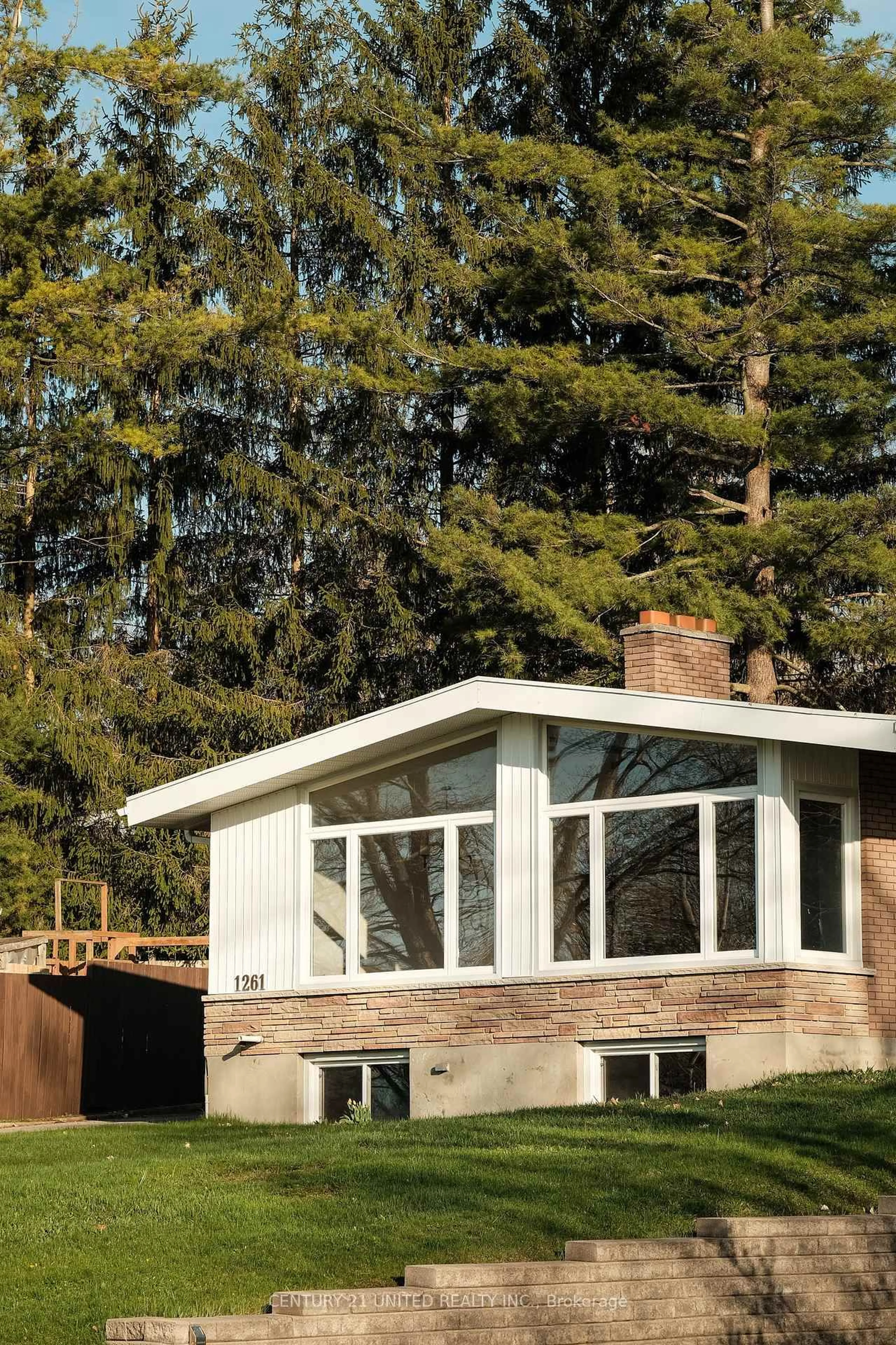 Home with brick exterior material, unknown for 1261 Olympus Ave, Peterborough North Ontario K9H 6V9