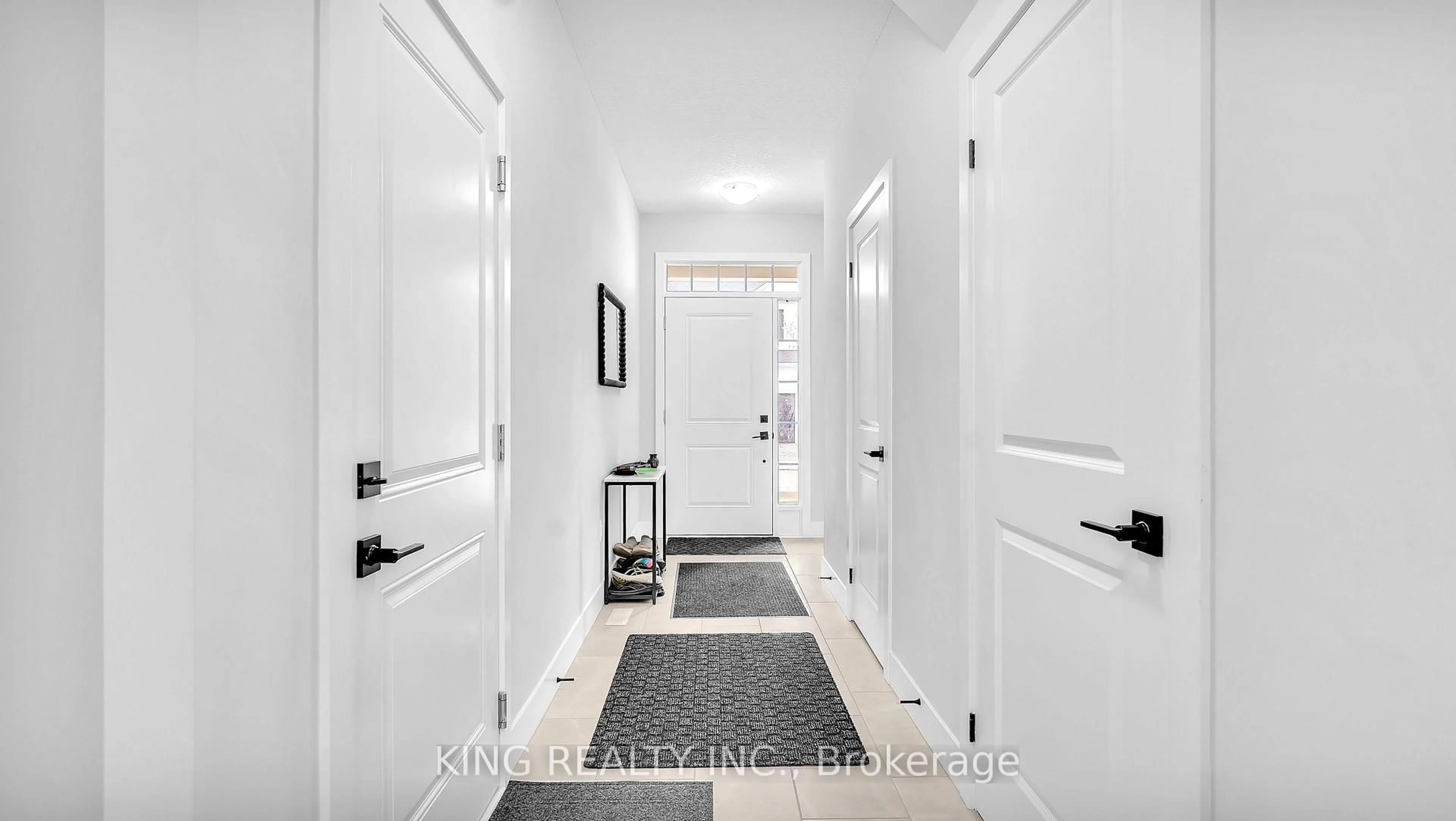 Indoor entryway for 1960 Evans Blvd #149, London South Ontario N6M 0A2