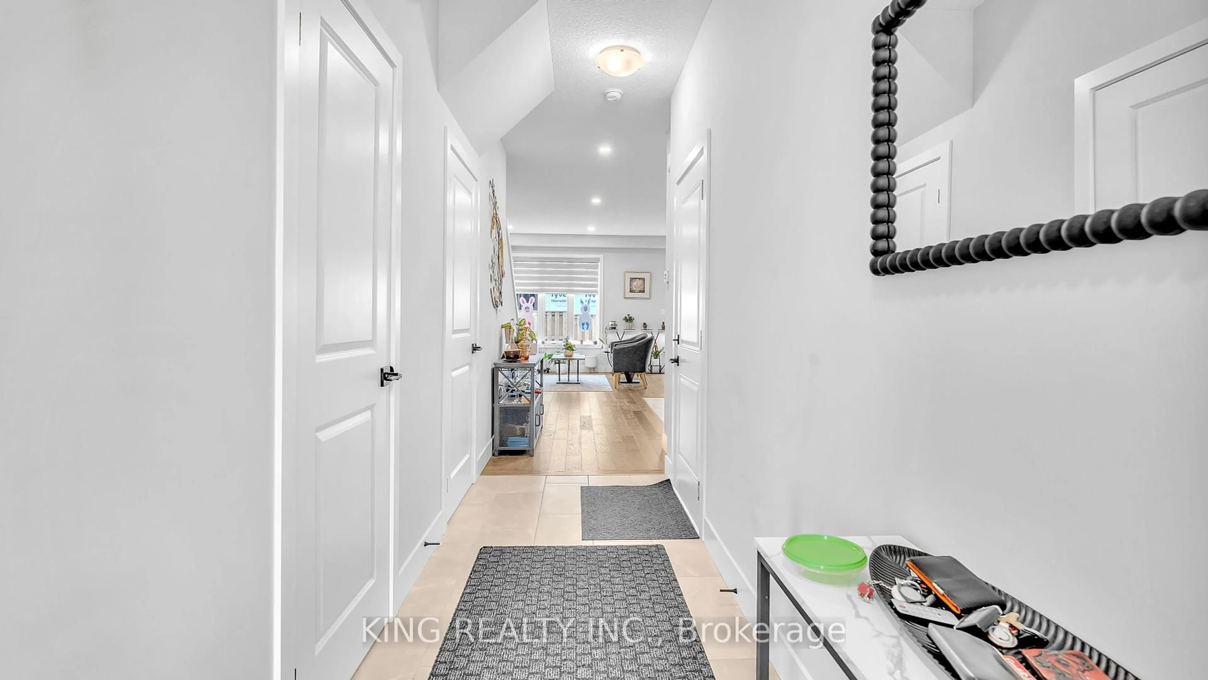 Indoor entryway for 1960 Evans Blvd #149, London South Ontario N6M 0A2