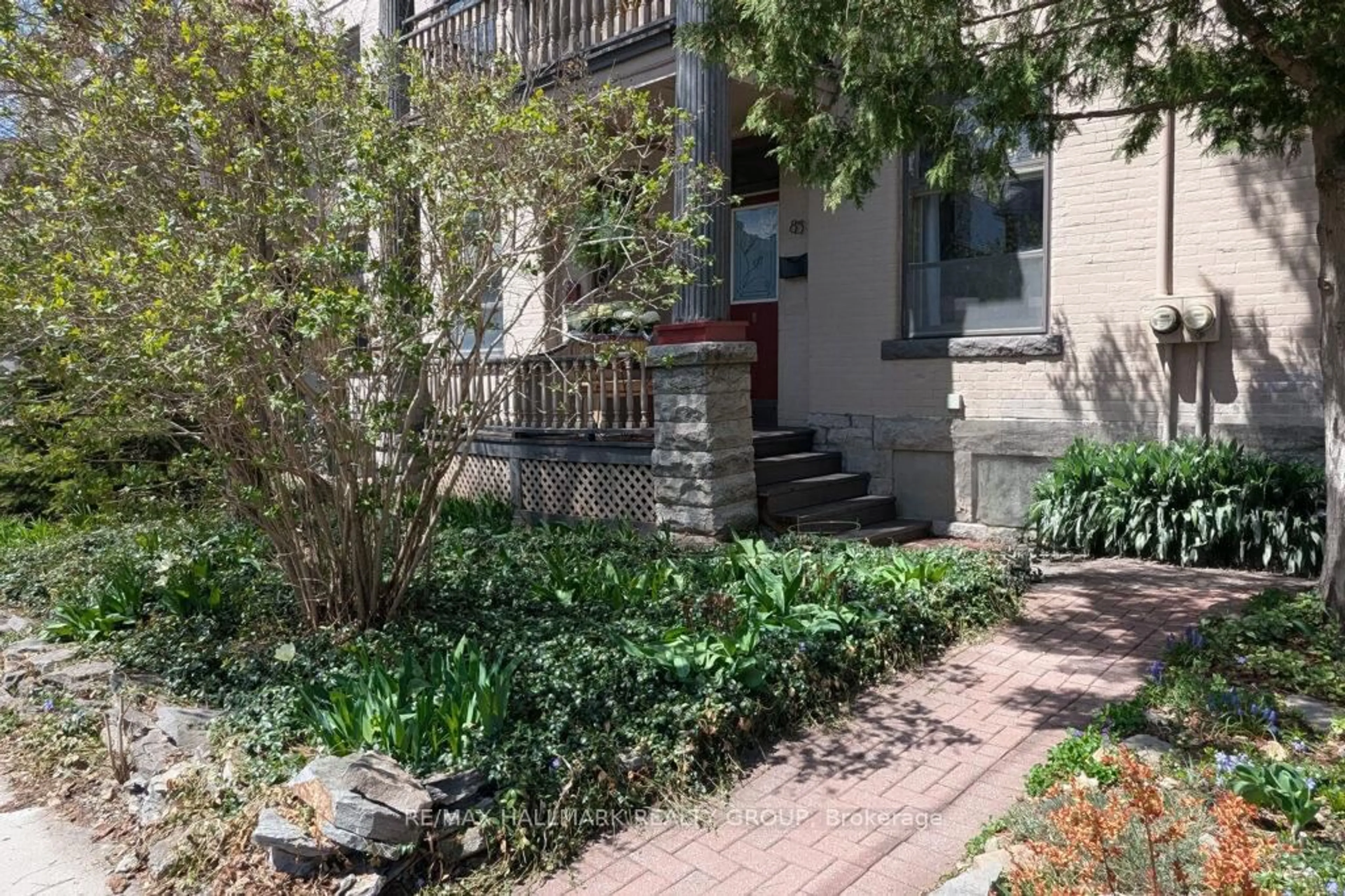 Patio, street for 85 Elm St, Ottawa Ontario K1R 6N2