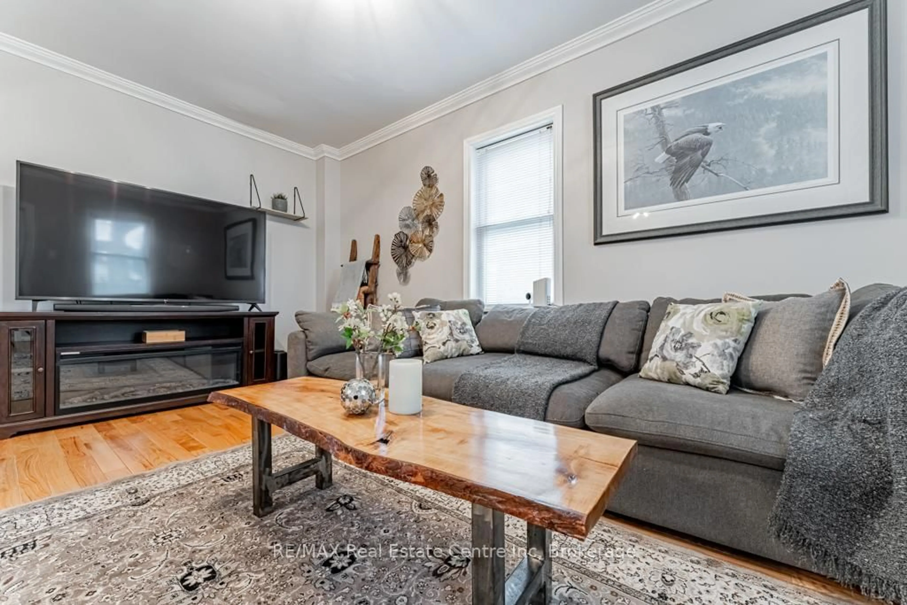 Living room with furniture, unknown for 14 Riverside Dr, Woolwich Ontario N3B 1R1