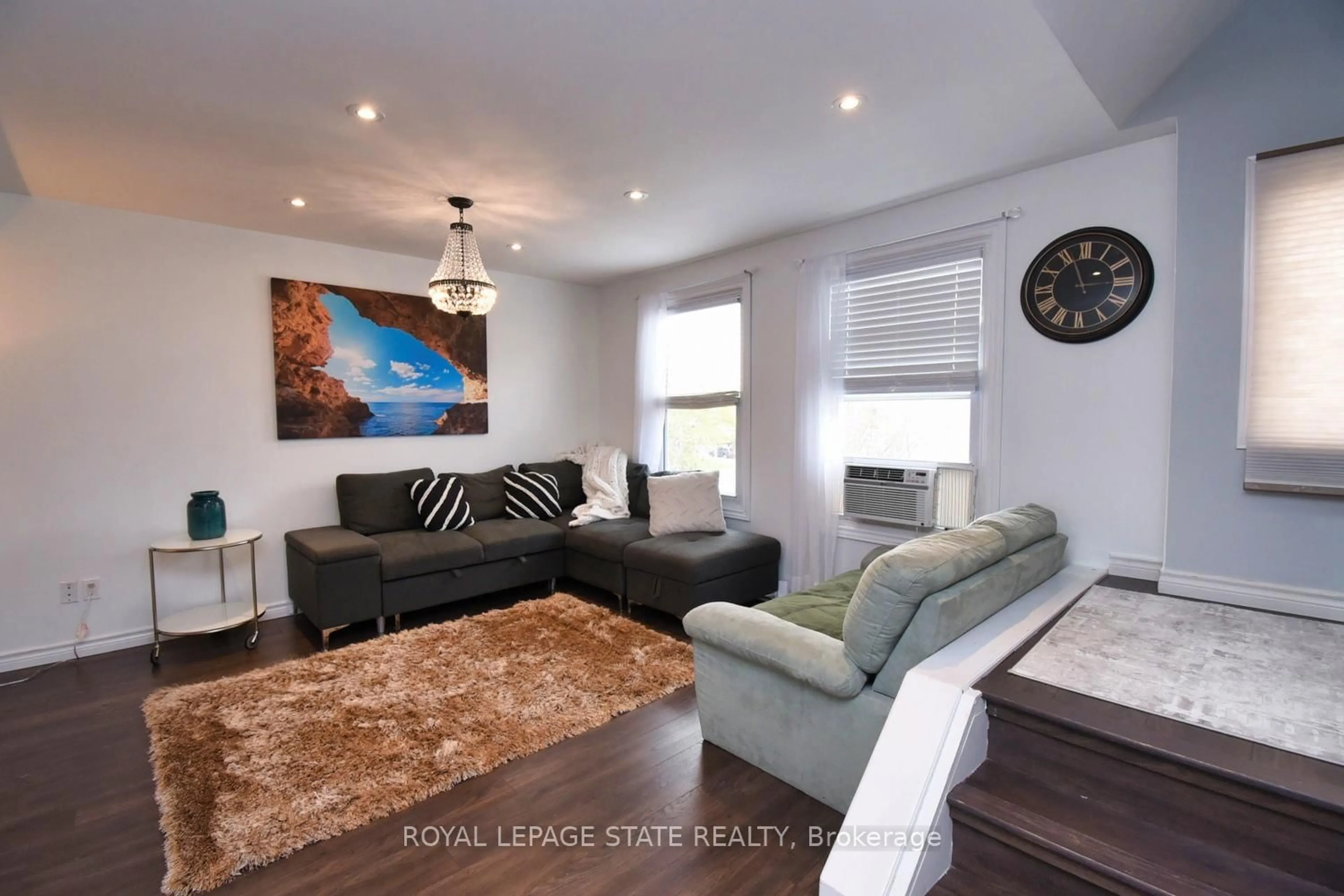 Living room with furniture, unknown for 1255 Upper Gage Ave #15, Hamilton Ontario L8W 3C7