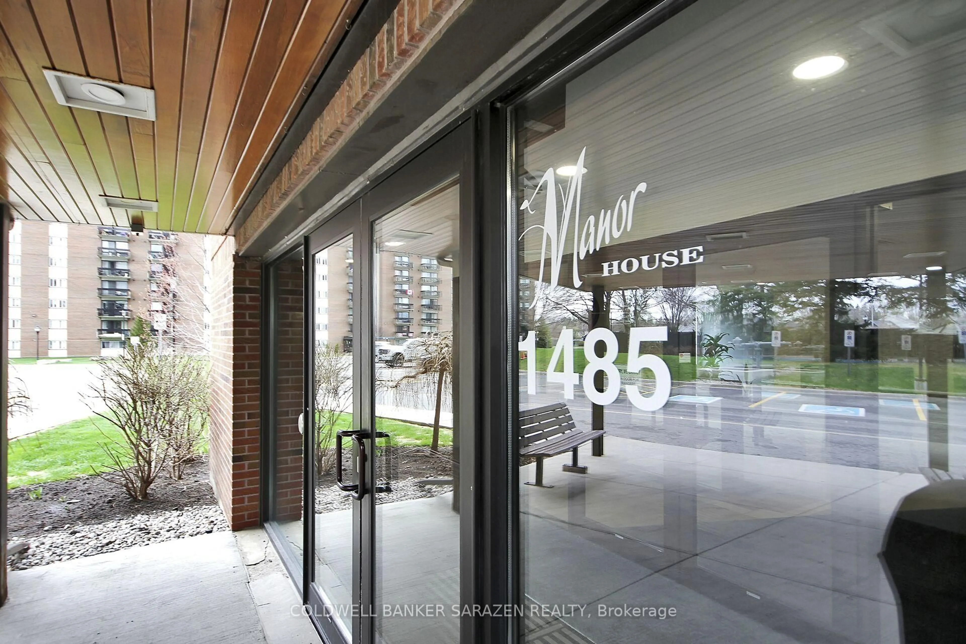 Indoor foyer for 1485 BASELINE Rd #615, Ottawa Ontario K2C 3L8
