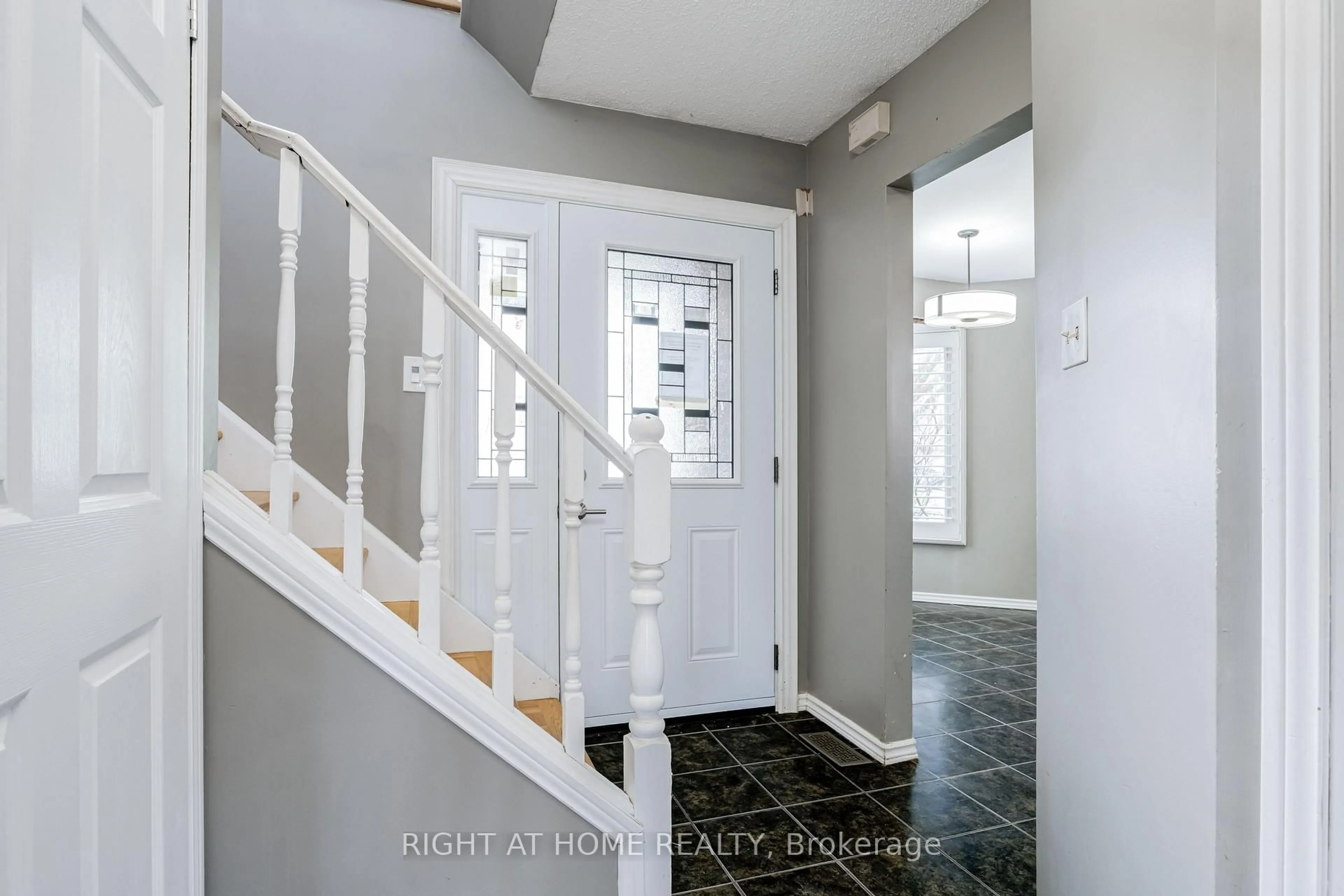 Indoor entryway for 57 Foxridge Dr, Cambridge Ontario N3C 3L8