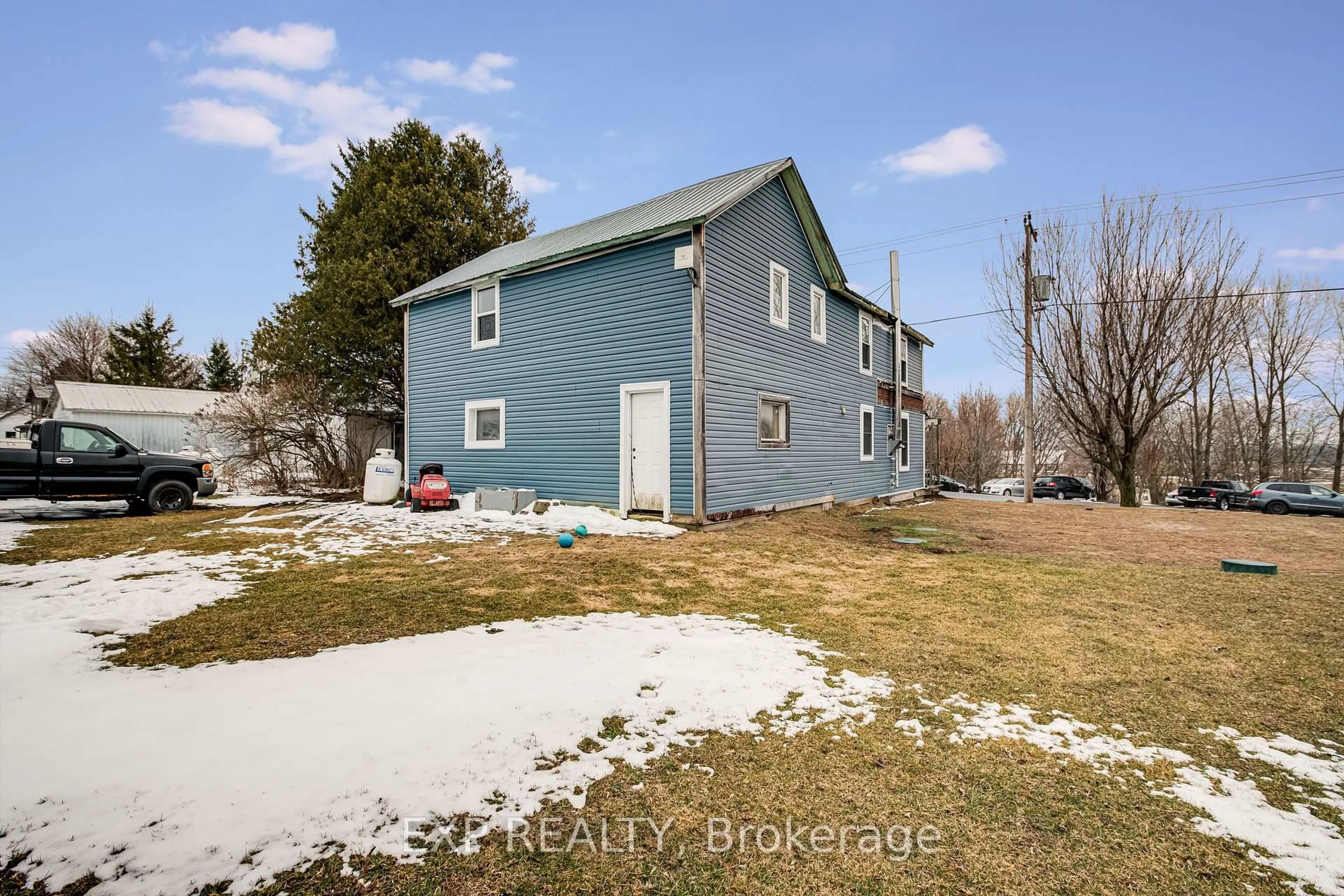 A pic from outside/outdoor area/front of a property/back of a property/a pic from drone, water/lake/river/ocean view for 2115 Concession 10 Rd, Alfred and Plantagenet Ontario K0B 1C0