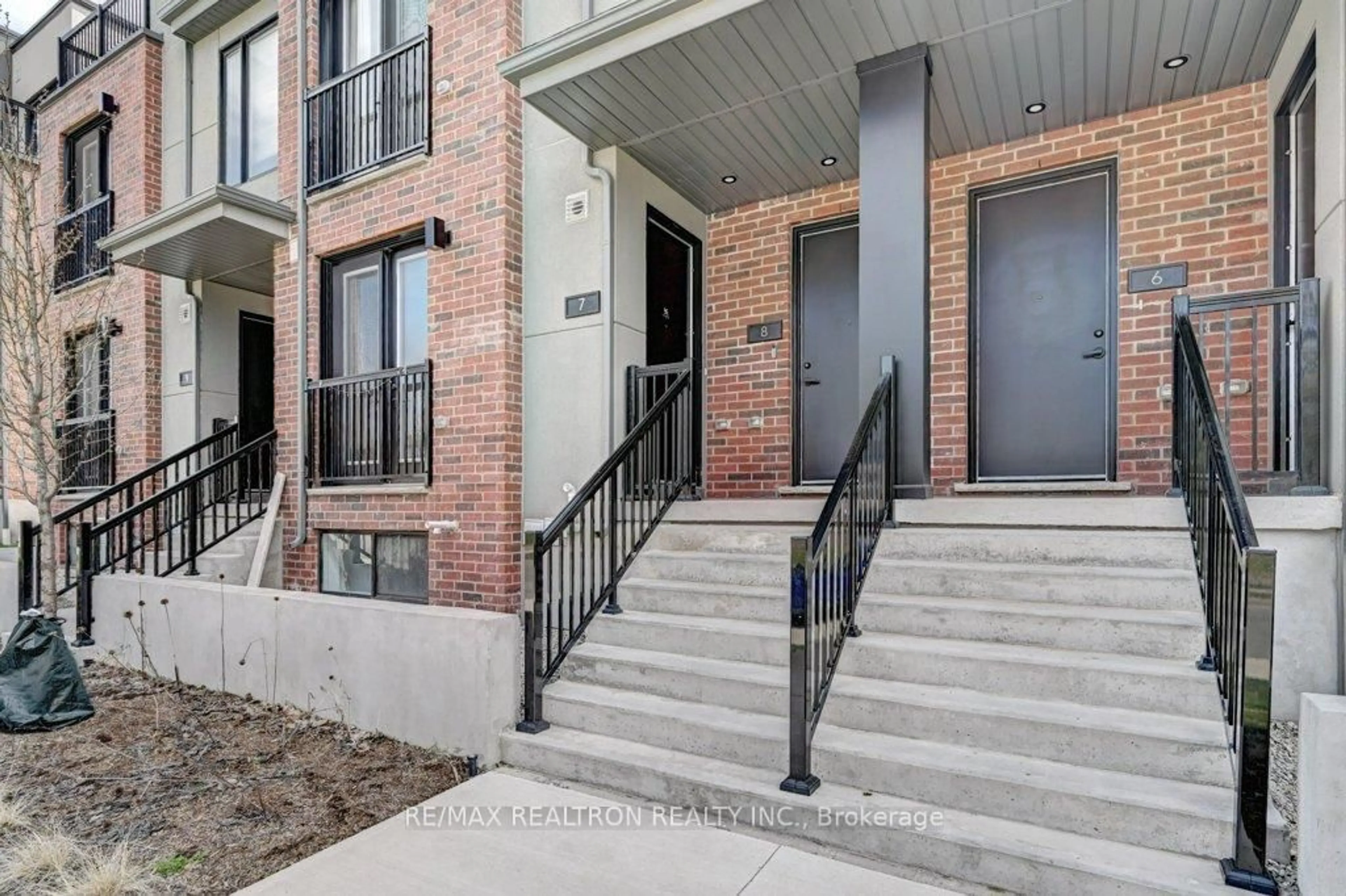 Unknown for 99 Roger St #7, Waterloo Ontario N2J 0G1
