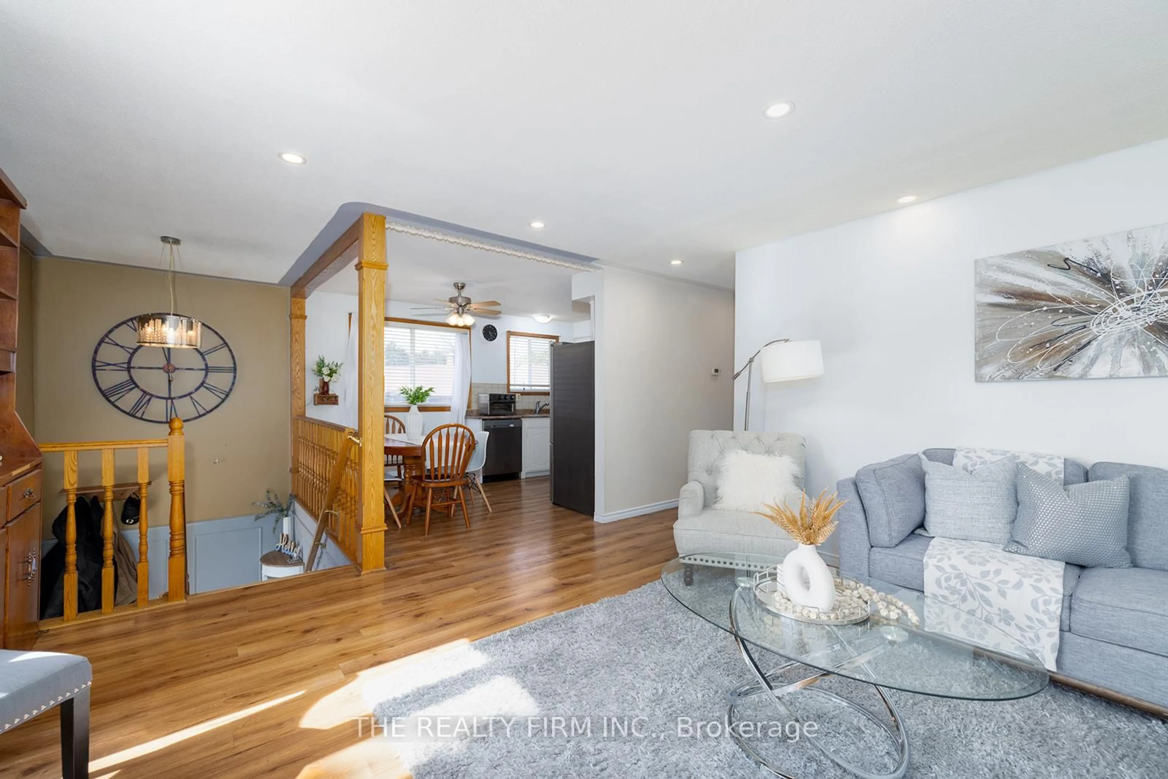 Living room with furniture, wood/laminate floor for 1707 Hansuld St, London East Ontario N5V 1Y6