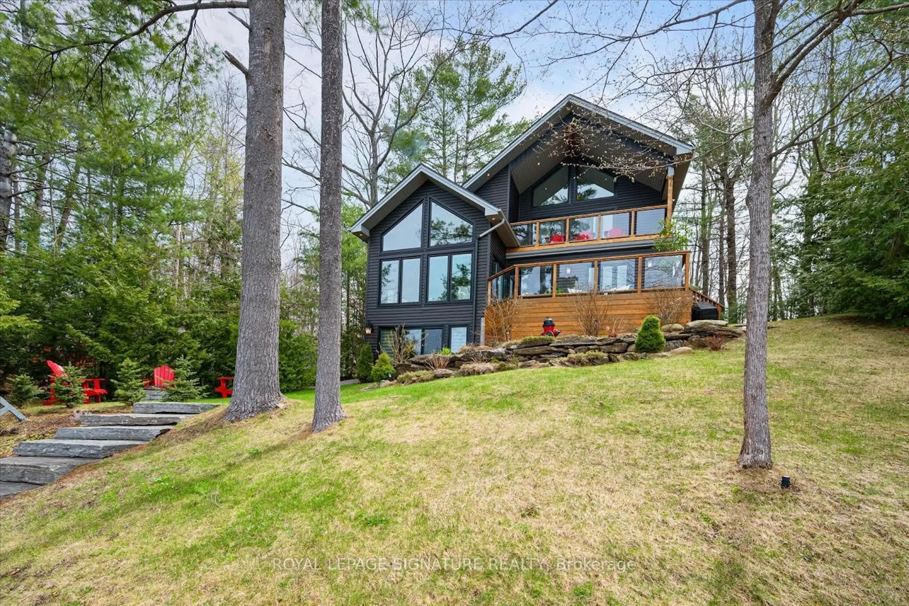 Home with vinyl exterior material, water/lake/river/ocean view for 198 Fire Rte #57, Havelock-Belmont-Methuen Ontario K0L 1Z0