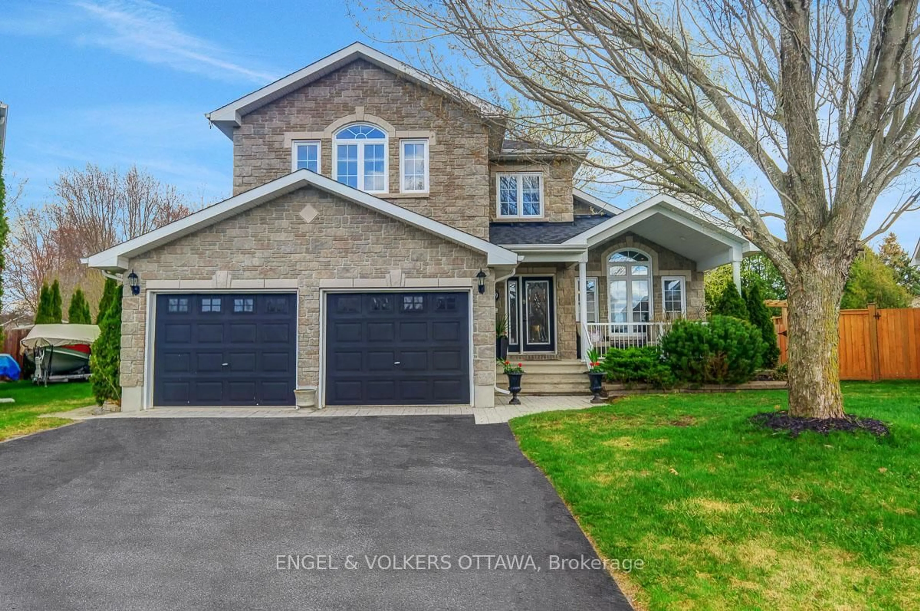 Unknown for 59 Frontenac Blvd, Russell Ontario K0A 1W0