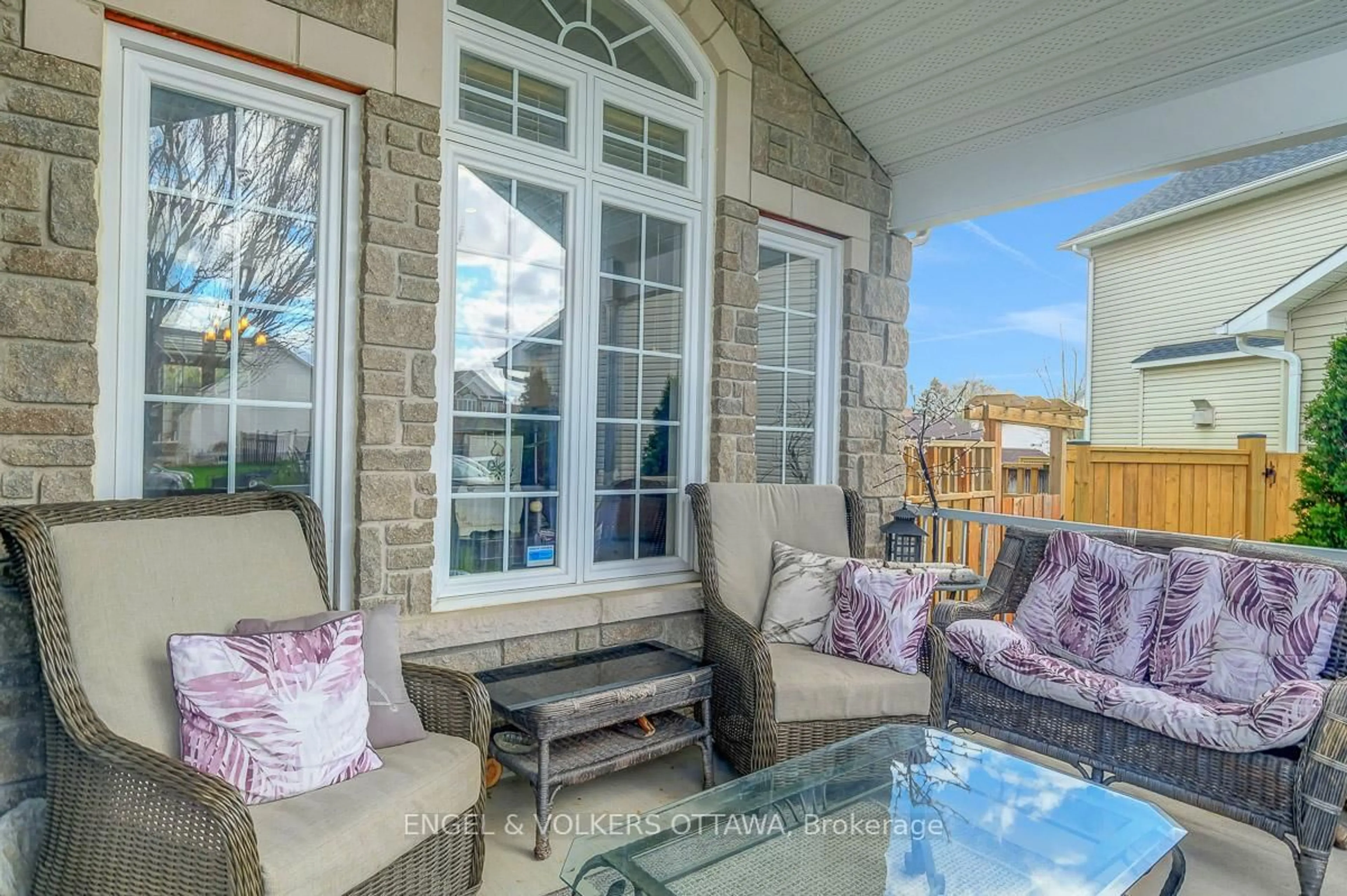 Patio, unknown for 59 Frontenac Blvd, Russell Ontario K0A 1W0