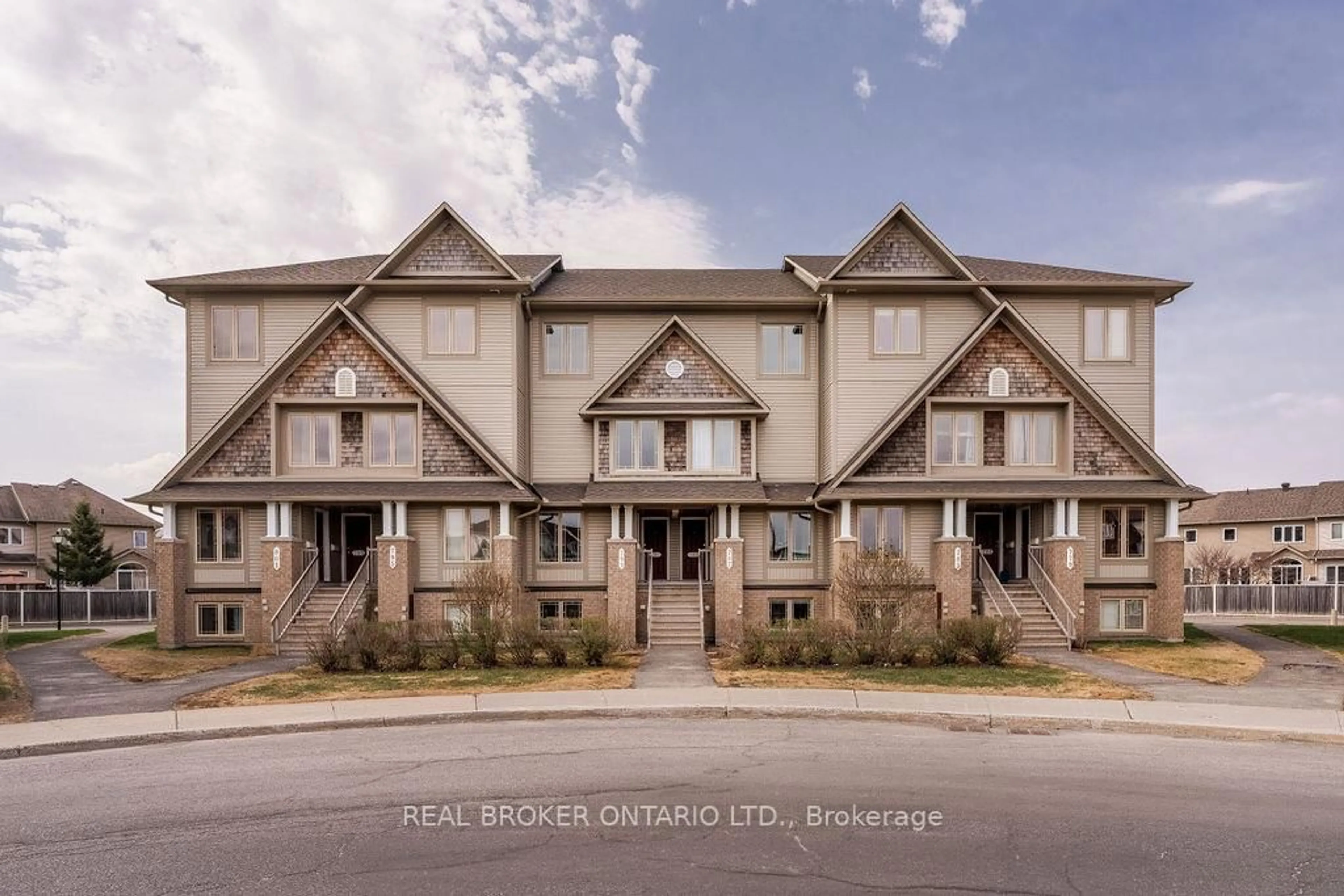 A pic from outside/outdoor area/front of a property/back of a property/a pic from drone, unknown for 791 Lakeridge Dr, Ottawa Ontario K4A 0N4