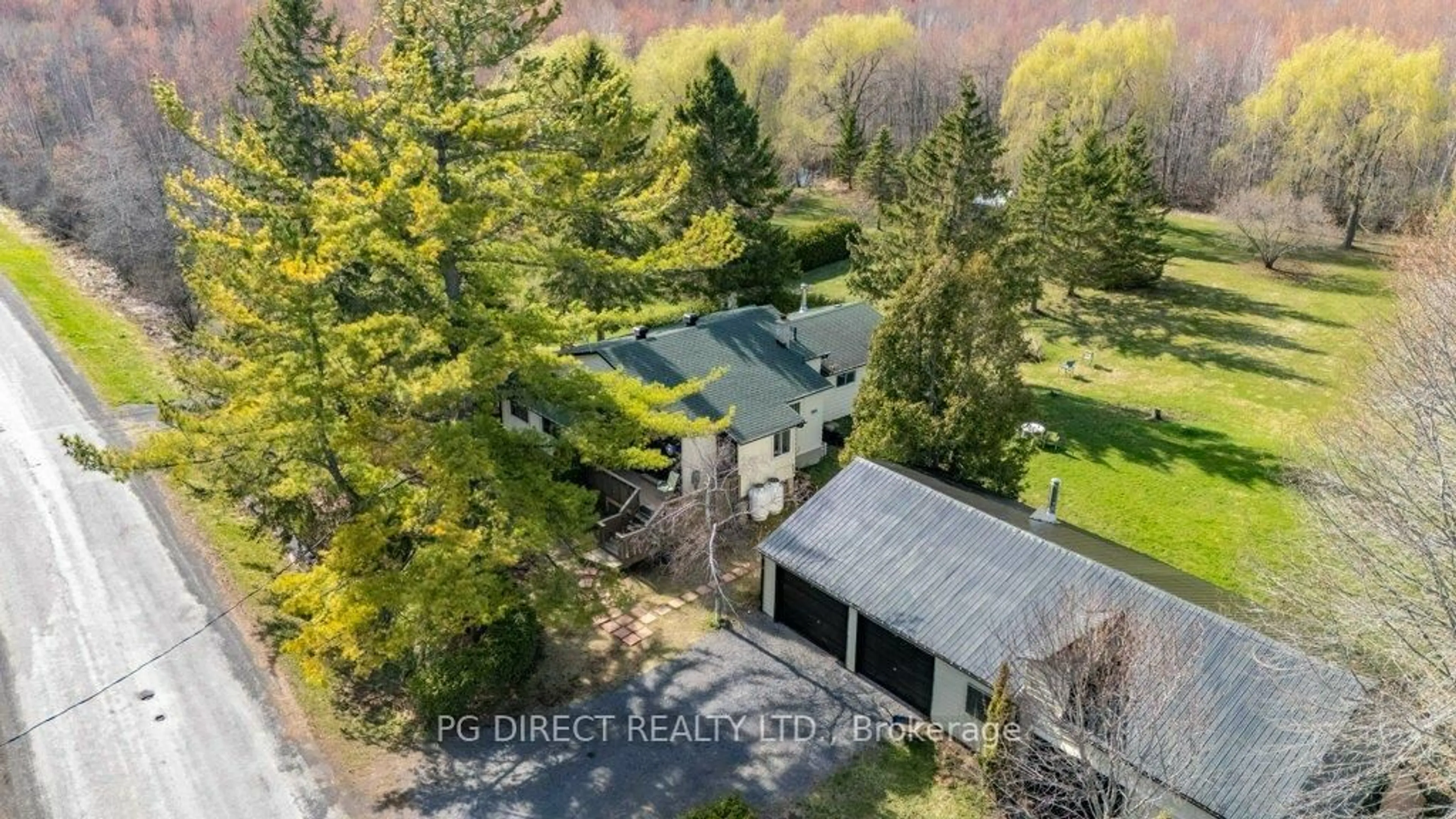 A pic from outside/outdoor area/front of a property/back of a property/a pic from drone, unknown for 14635 Otto Rd, South Stormont Ontario K0C 1Y0