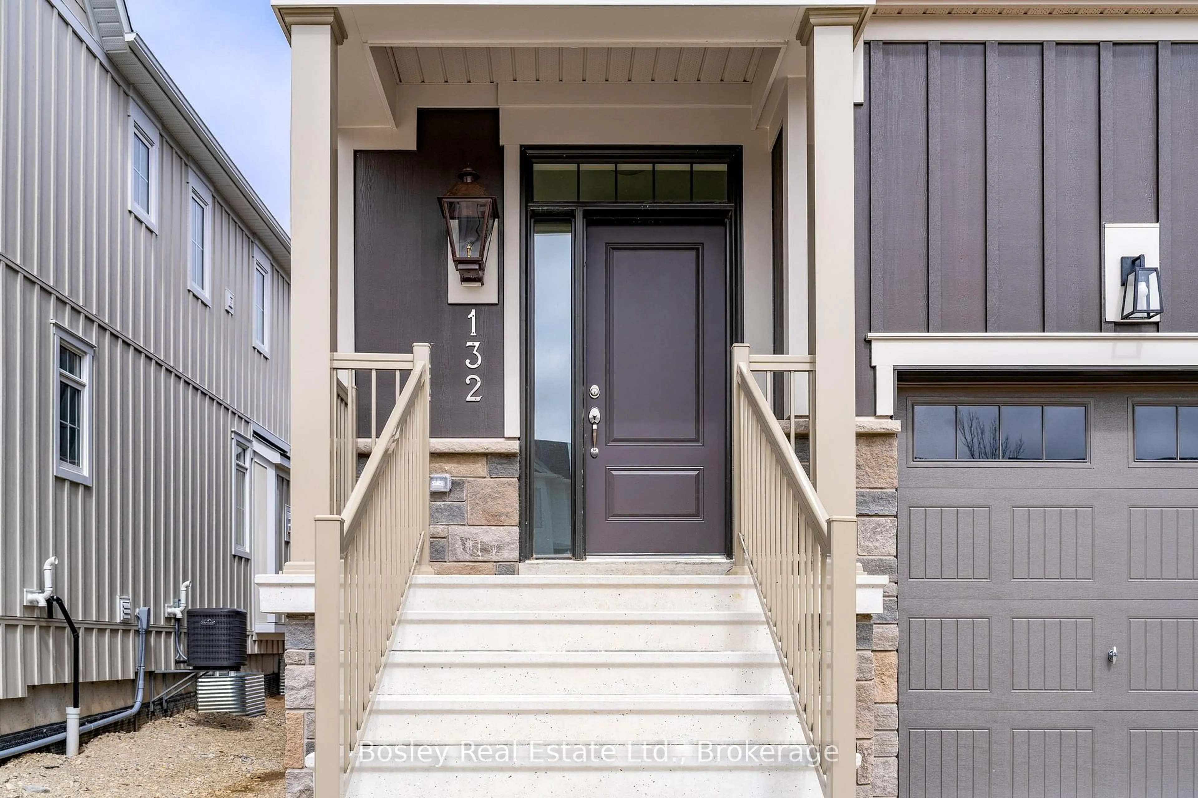 Unknown for 132 WHITE OAK Cres, Blue Mountains Ontario L9Y 0Z3