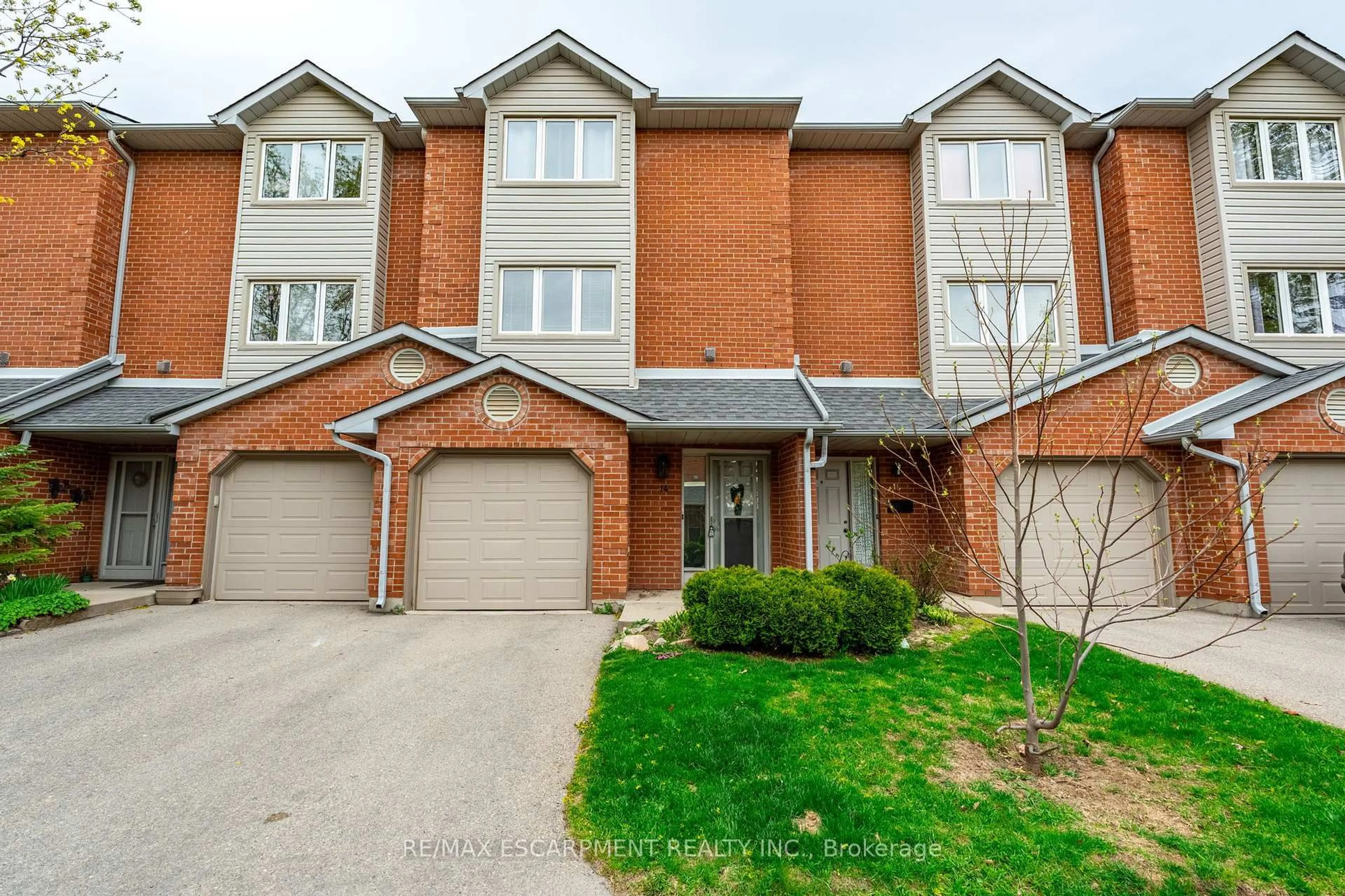 Unknown for 72 Stone Church Rd #14, Hamilton Ontario L9B 2H6