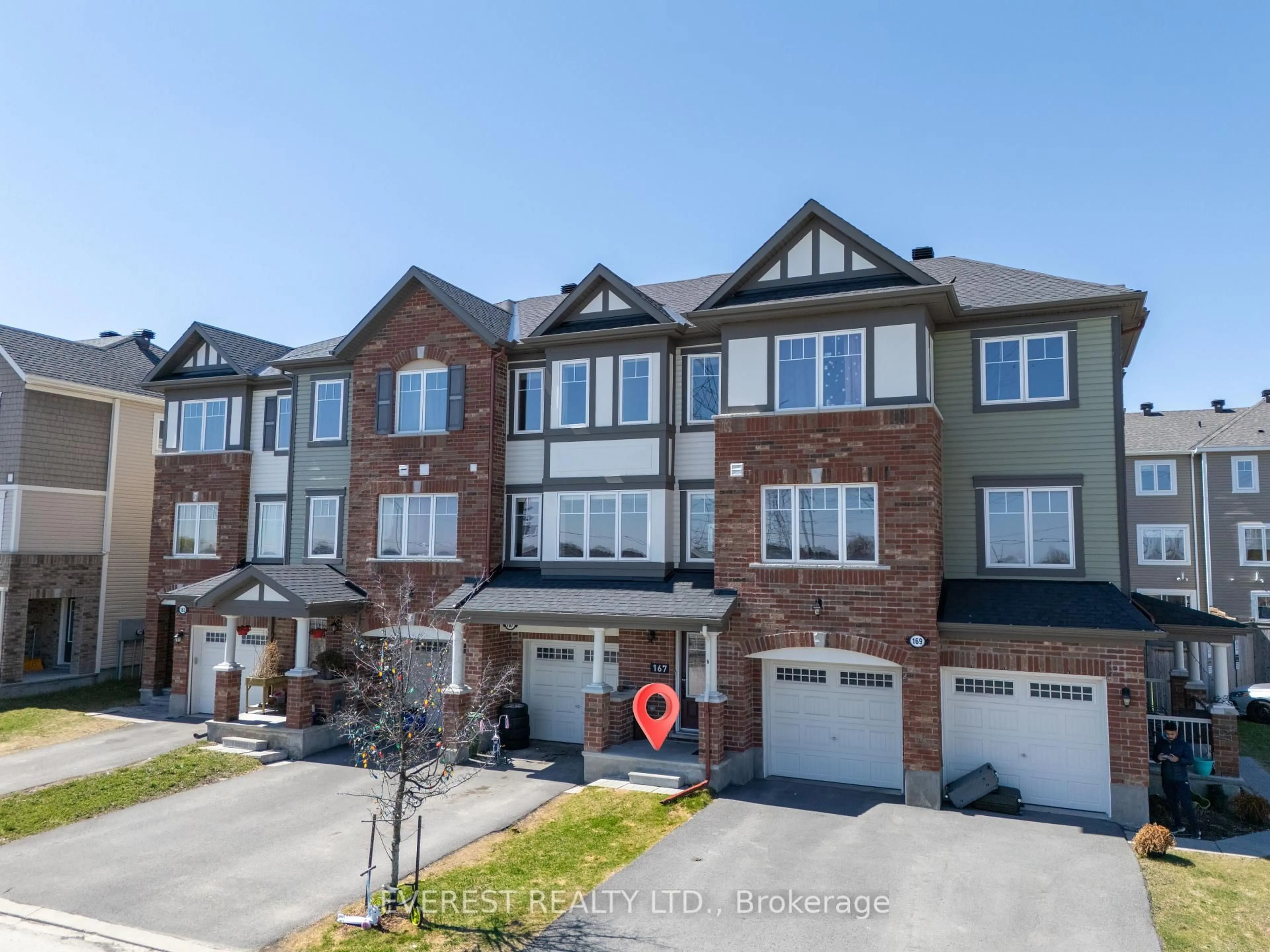 A pic from outside/outdoor area/front of a property/back of a property/a pic from drone, street for 167 Gelderland Private, Ottawa Ontario K2V 0H8