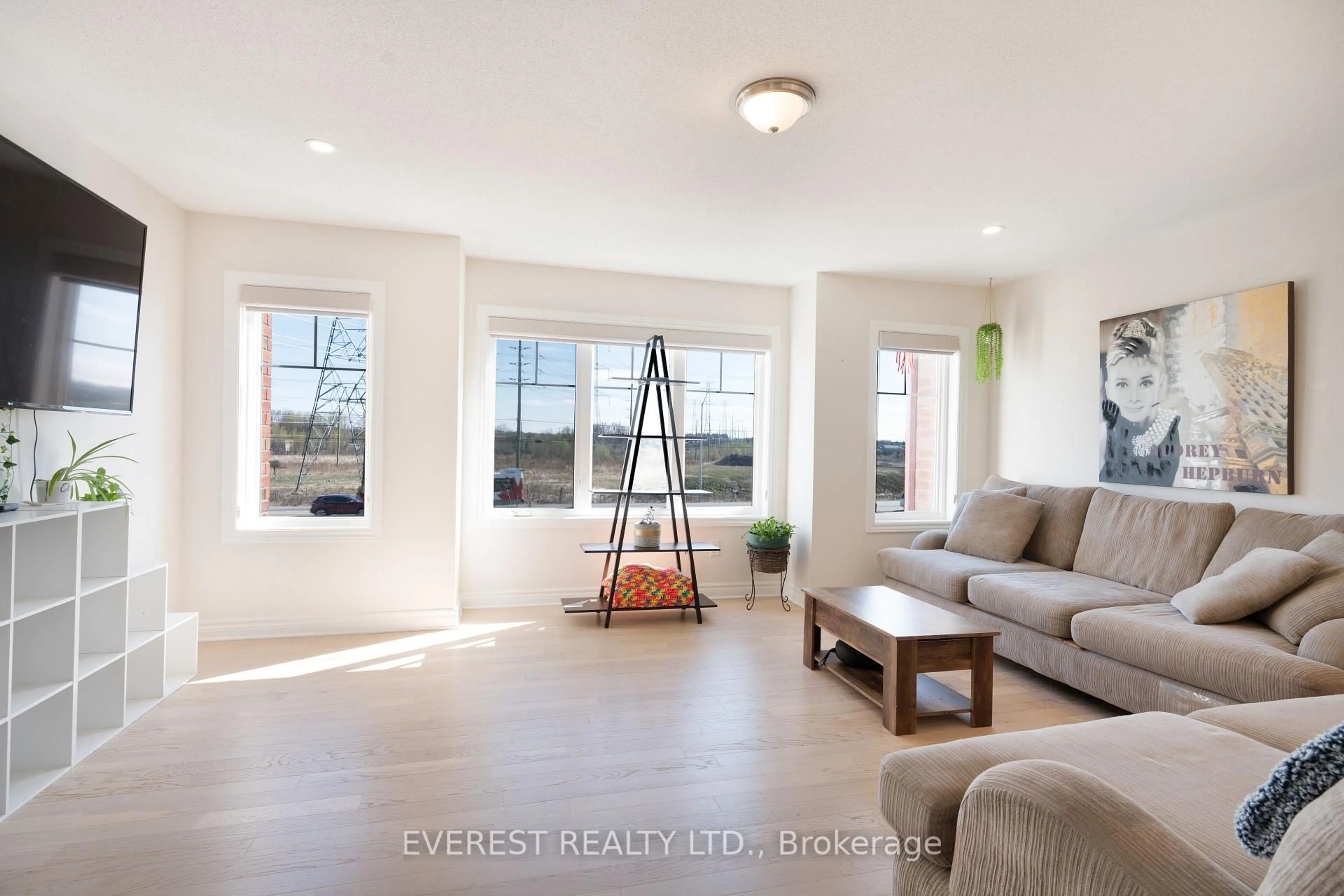 Living room with furniture, unknown for 167 Gelderland Private, Ottawa Ontario K2V 0H8