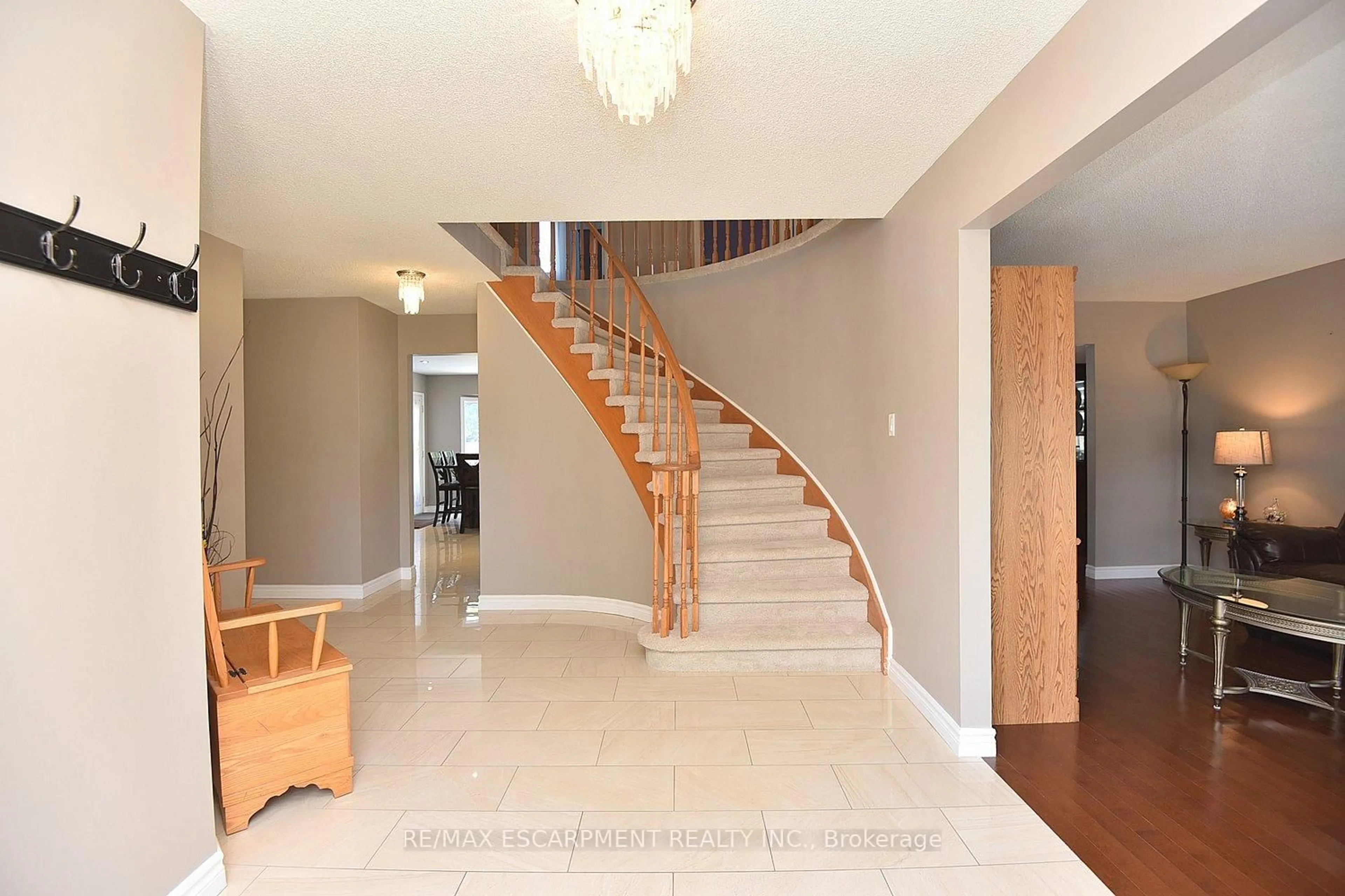Unknown for 3 Suter Cres, Hamilton Ontario L9H 6R6