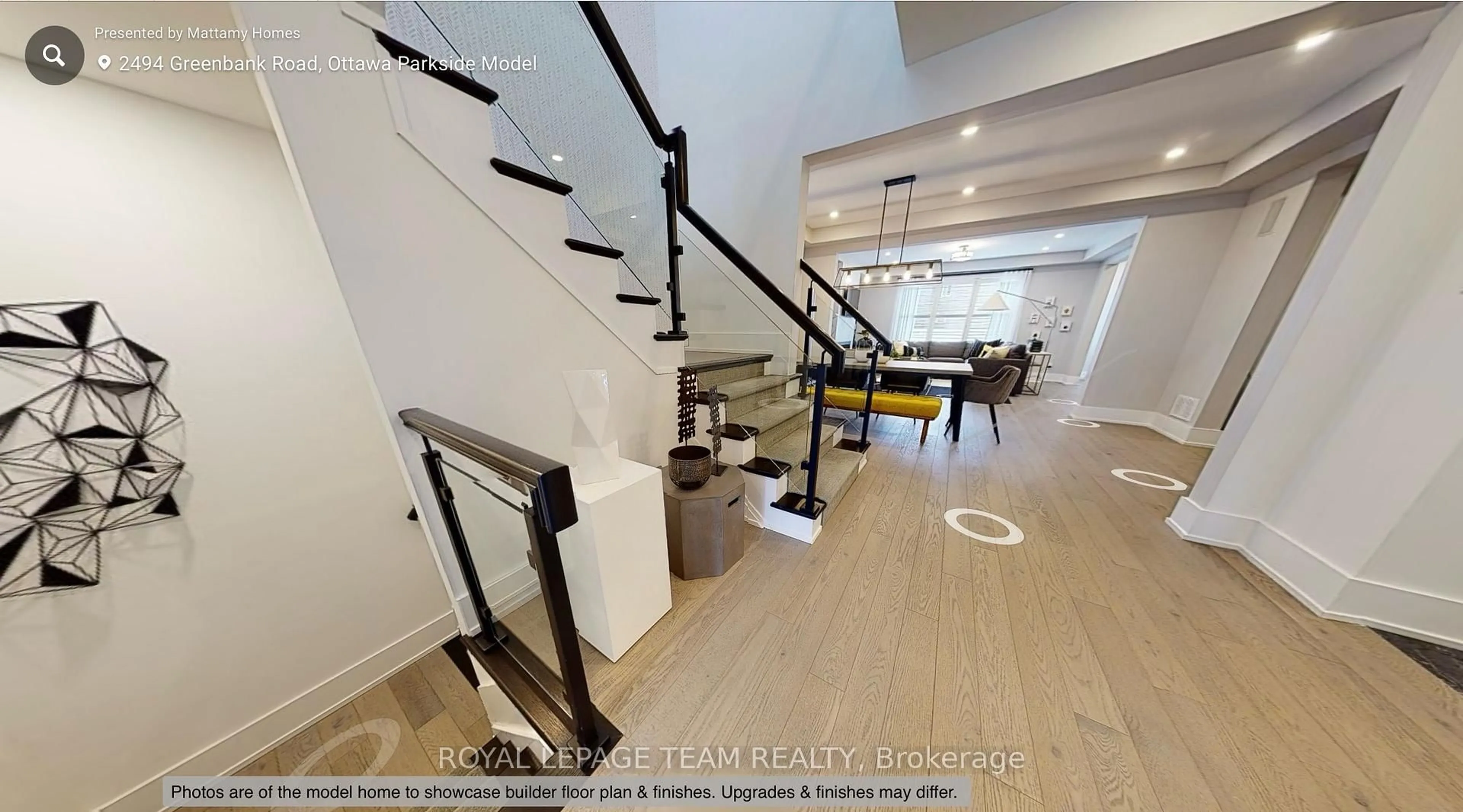 Indoor foyer for 6352 Ottawa St, Richmond Ontario K0A 2Z0