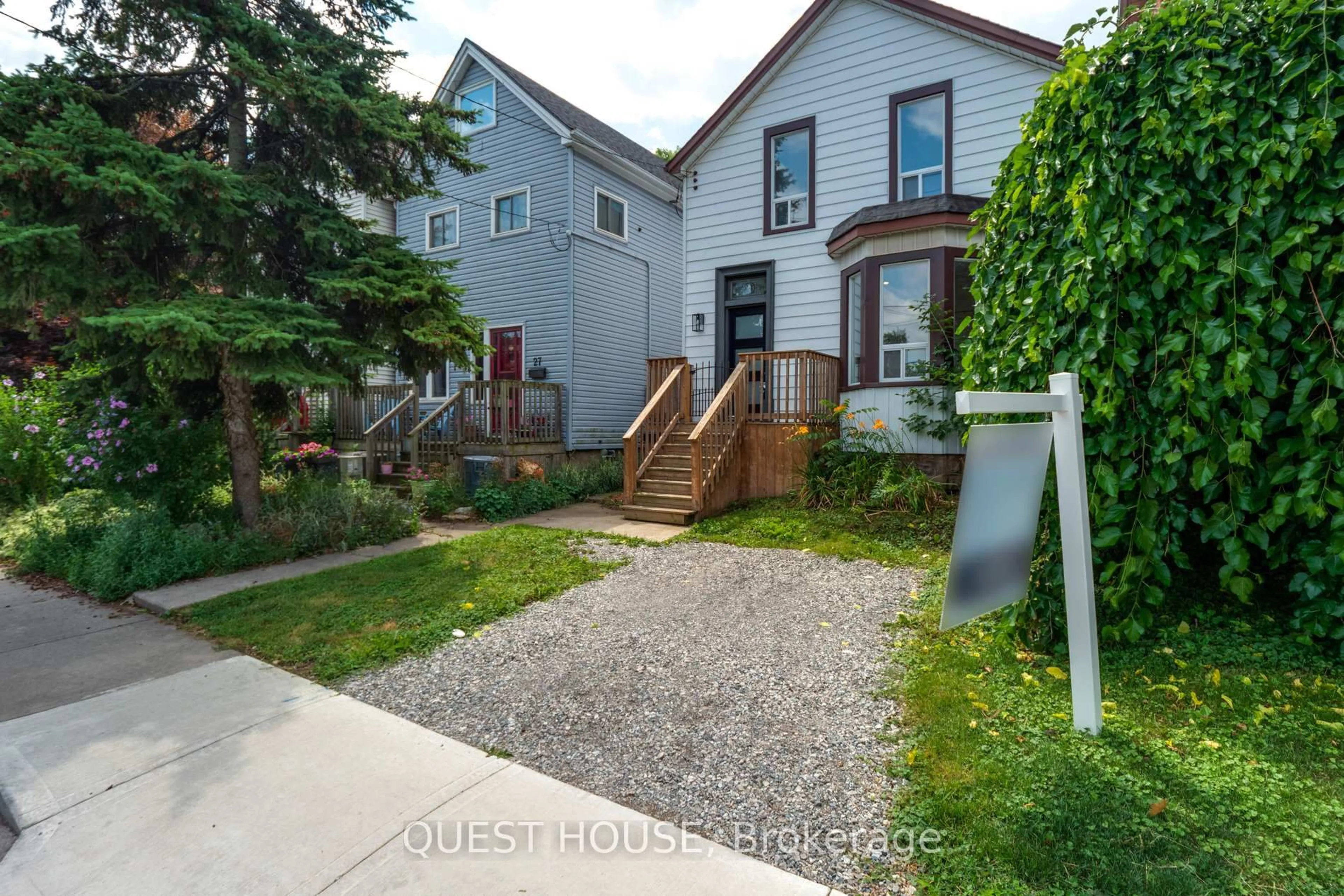 Unknown for 29 Melbourne St, Hamilton Ontario L8P 2A5