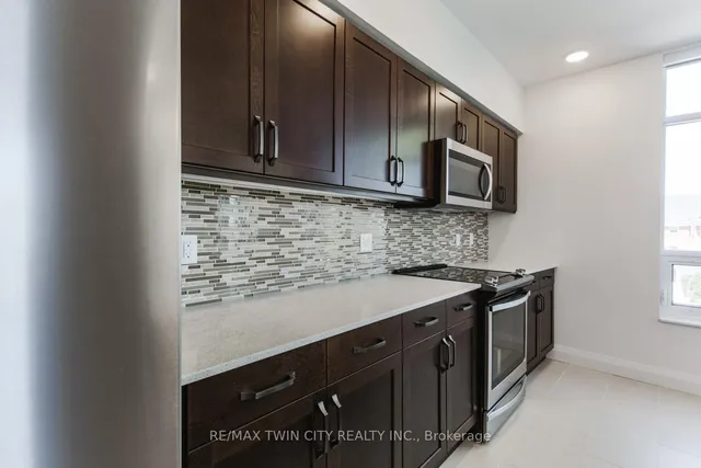 Additional property image - 399 Queen St Unit 201