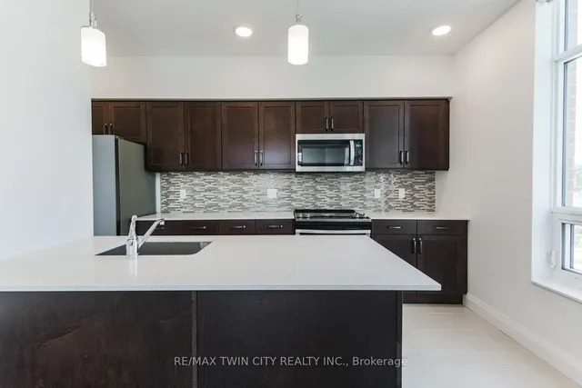 Additional property image - 399 Queen St Unit 201