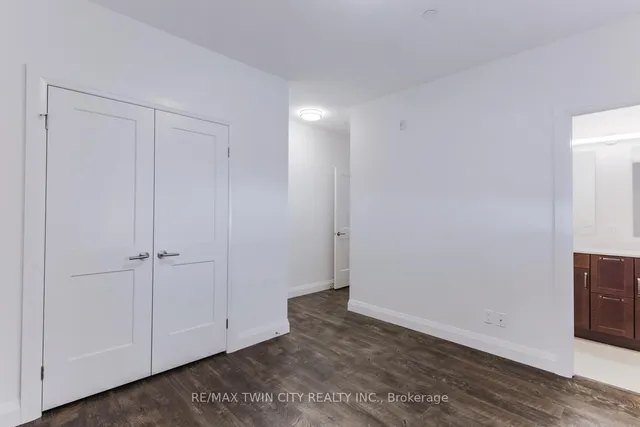 Additional property image - 399 Queen St Unit 201