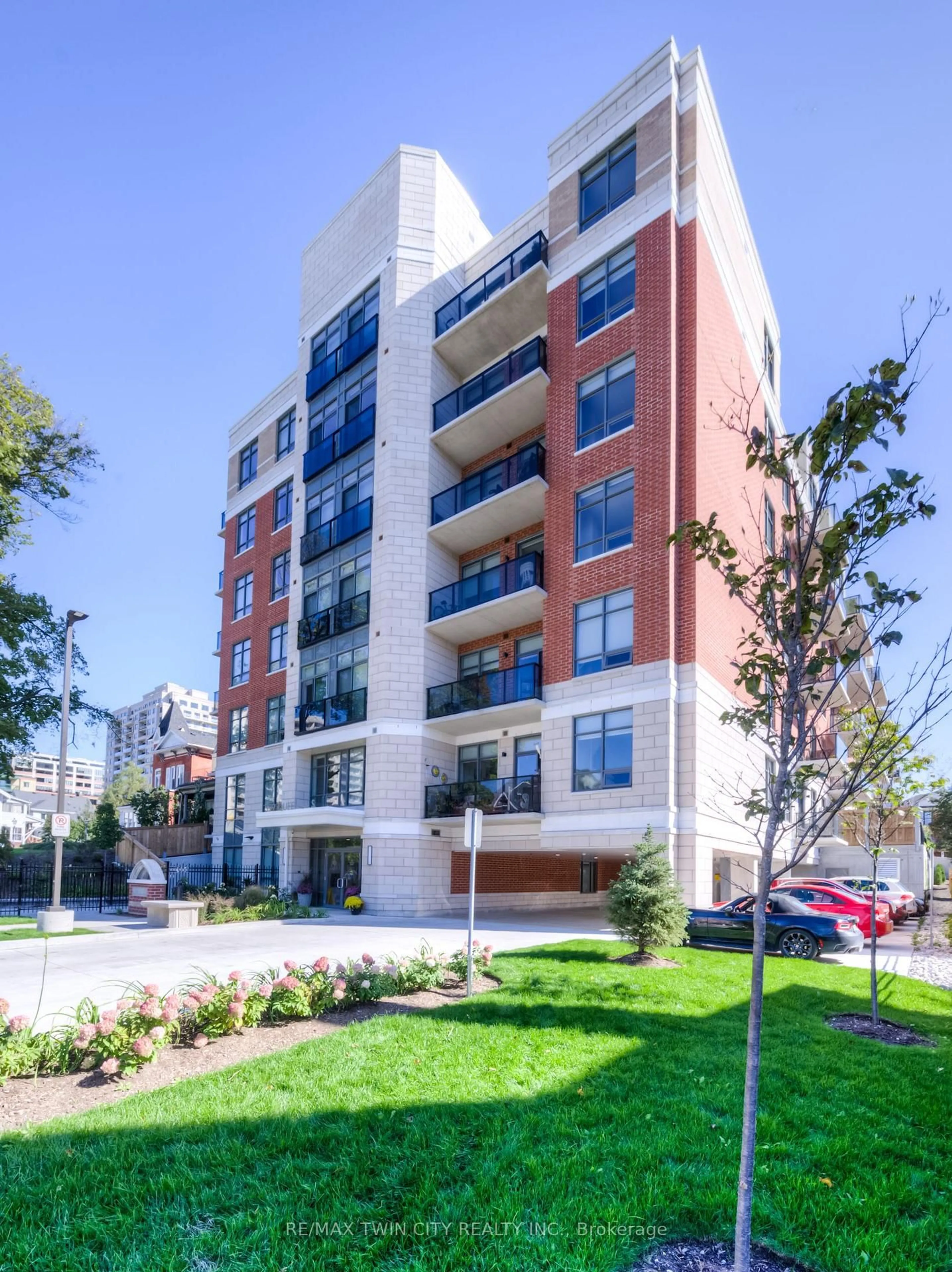 Unknown for 399 Queen St #201, Kitchener Ontario N2G 0C4