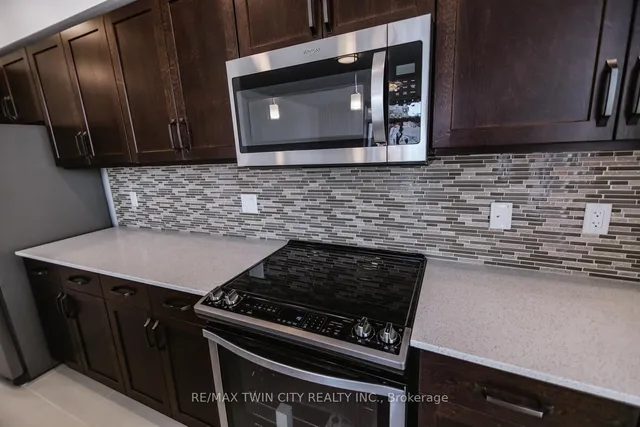 Additional property image - 399 Queen St Unit 201