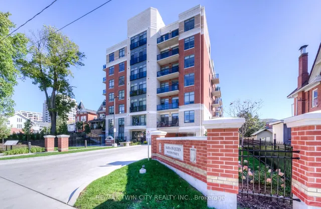 Additional property image - 399 Queen St Unit 201