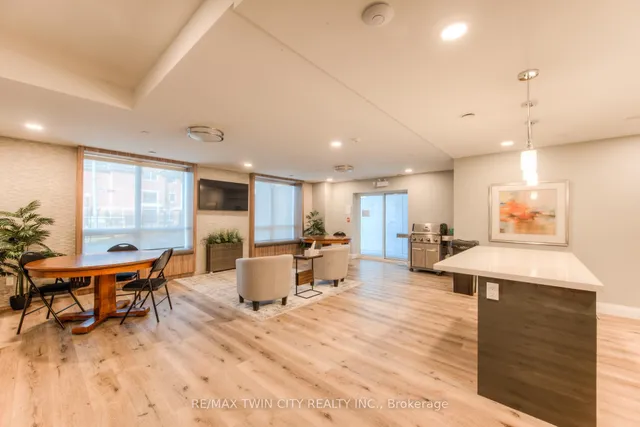 Additional property image - 399 Queen St Unit 201