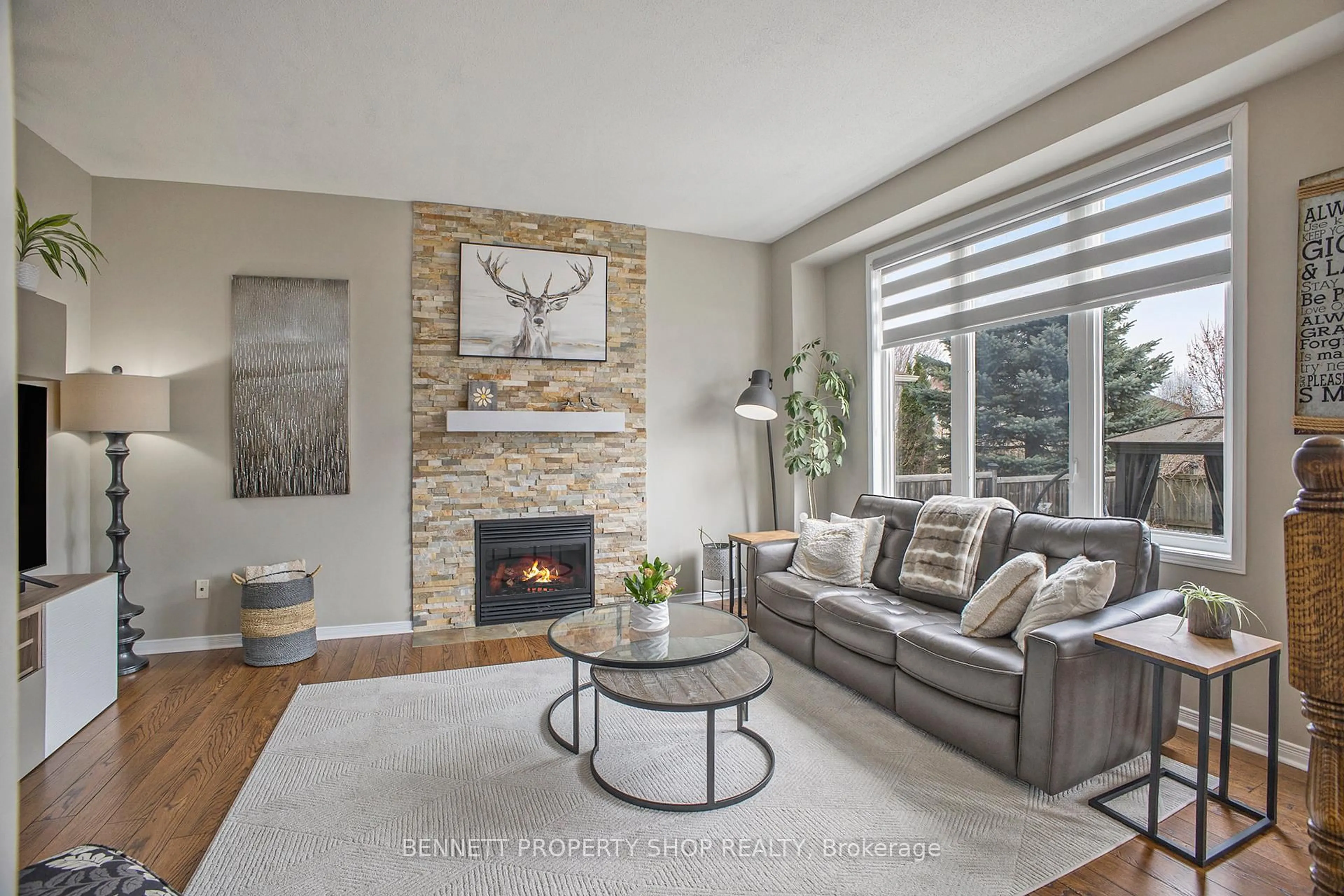 Living room with furniture, unknown for 62 Baywood Dr, Ottawa Ontario K2S 2H5