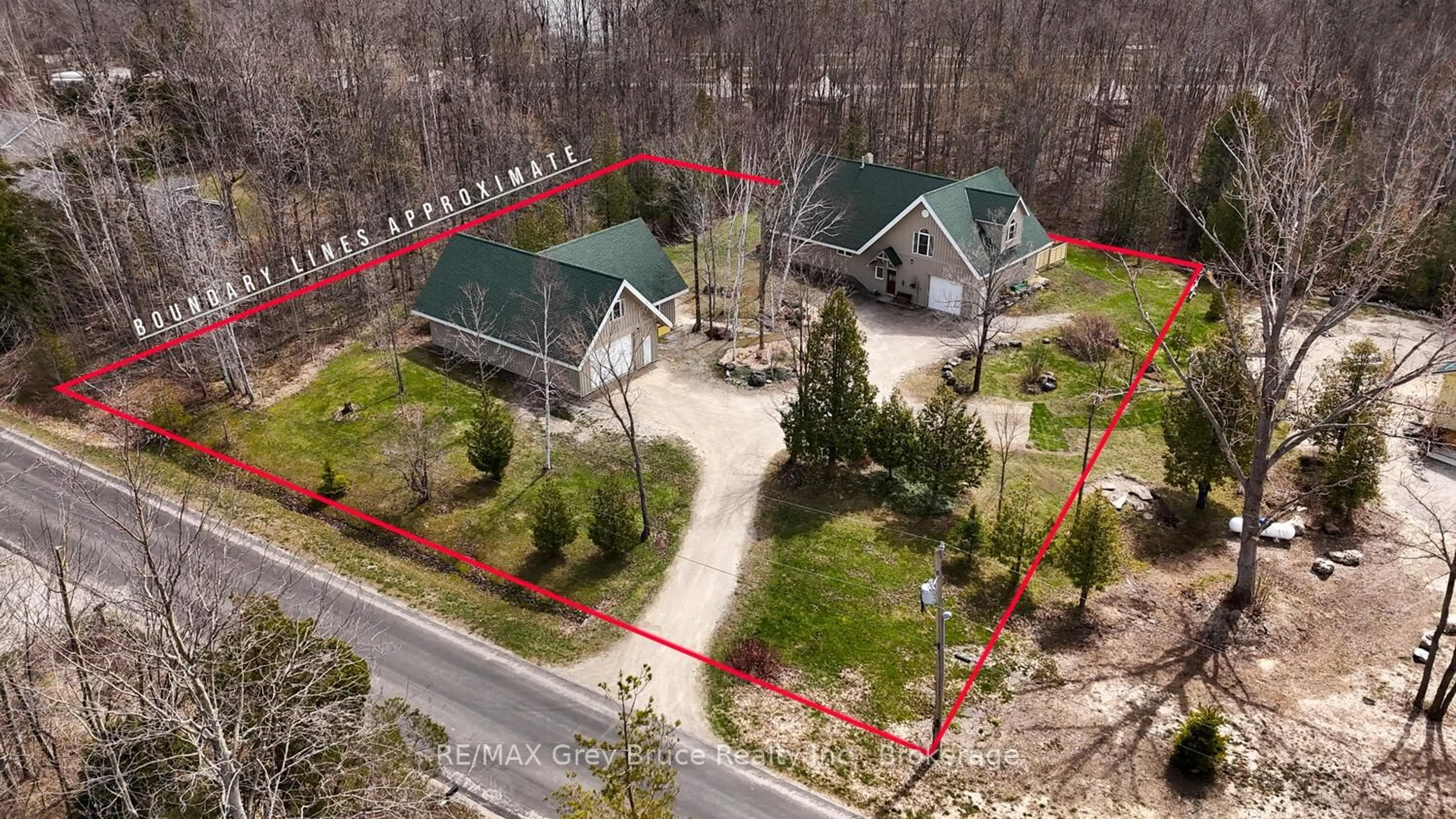 A pic from outside/outdoor area/front of a property/back of a property/a pic from drone, unknown for 20 Maple Dr, Northern Bruce Peninsula Ontario N0H 1Z0
