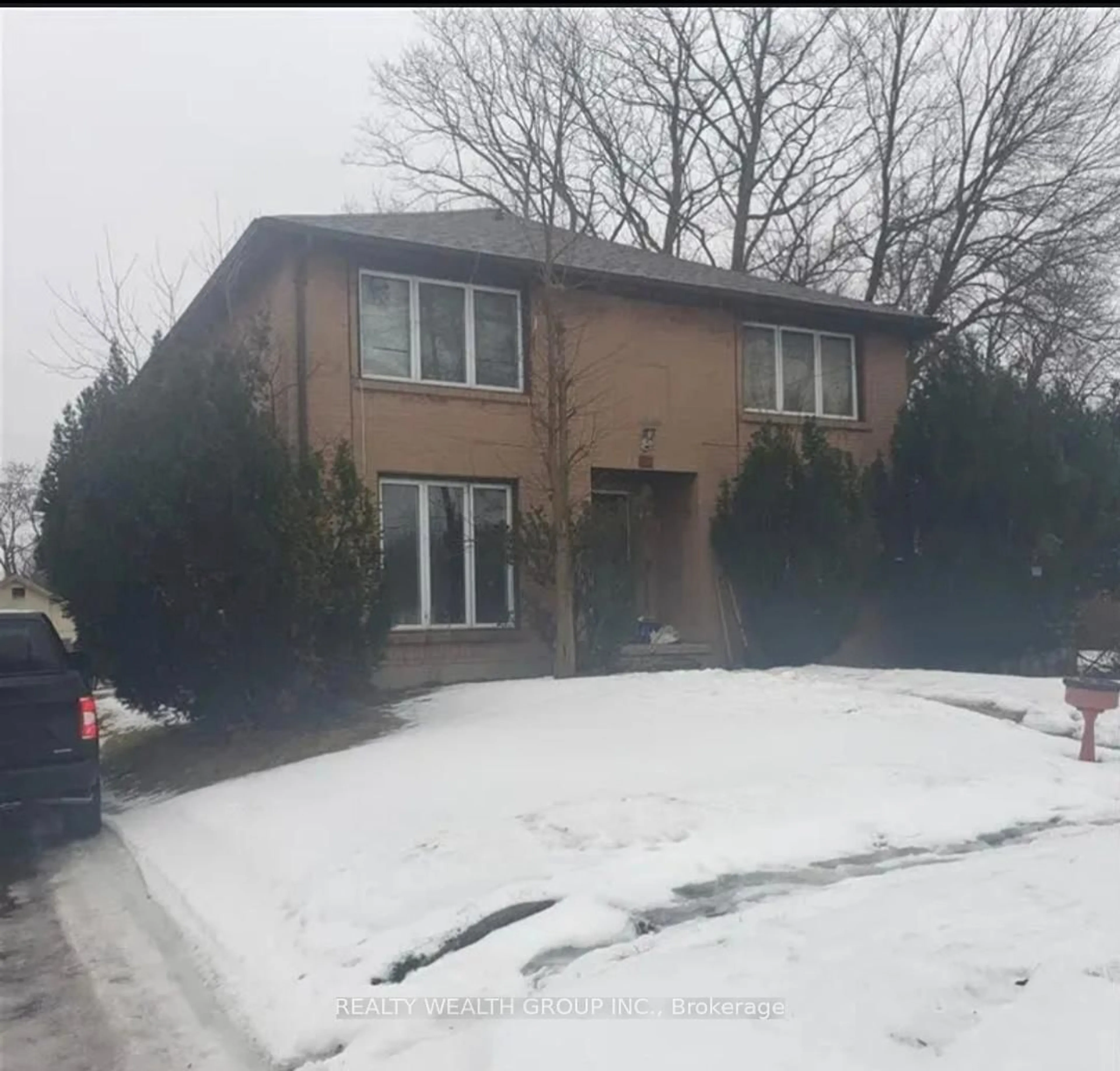 Unknown for 176 Highbury Ave, London East Ontario N5Z 2W7